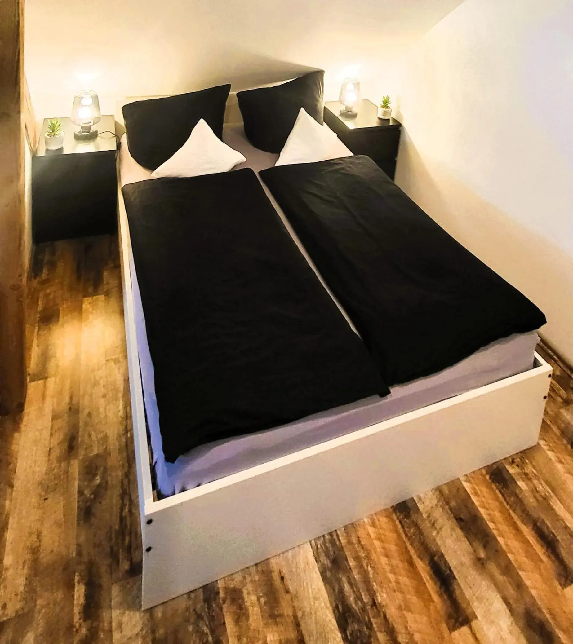 Apartment - single occupancy - Split Level in CJS Apartments - Chill or Drive am Nürburgring, new Box Spring Beds, new furniture, WLan, Spacious Rooms, Quiet Location Apartment - single occupancy - Split Level in CJS Apartments - Chill or Drive am Nürburgring, new Box Spring Beds, new furniture, WLan, Spacious Rooms, Quiet Location