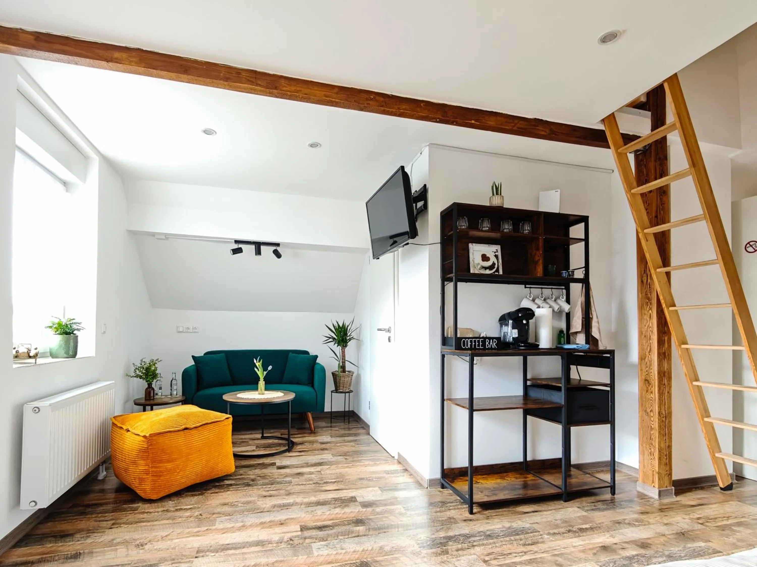 TV and multimedia in CJS Apartments - Chill or Drive am Nürburgring, new Box Spring Beds, new furniture, WLan, Spacious Rooms, Quiet Location