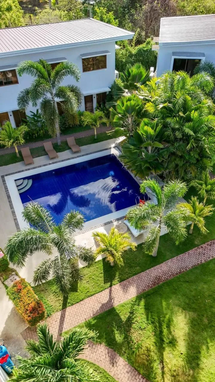 Property building in Red Picnic Hostel Panglao