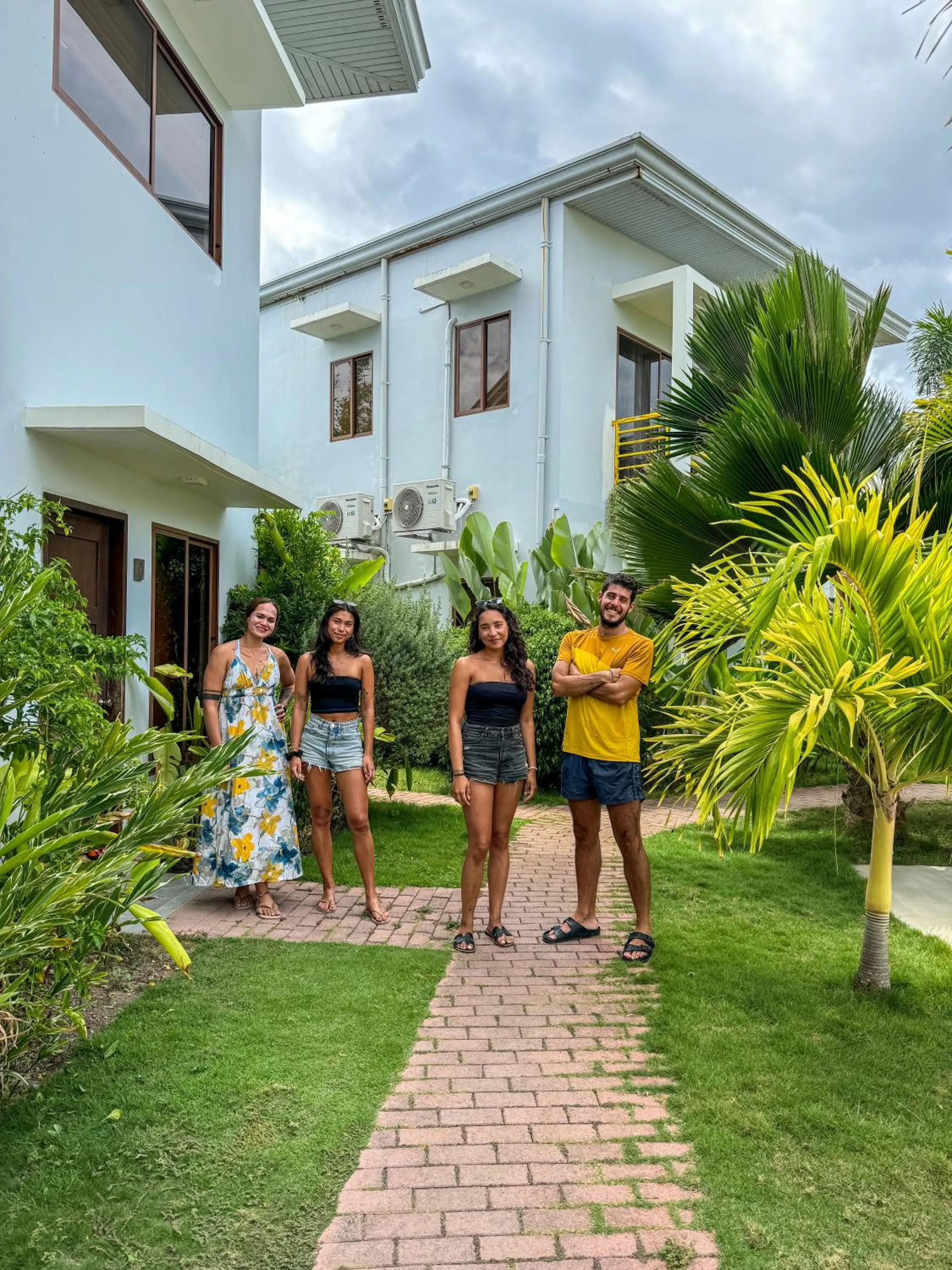 Red Picnic Hostel Panglao