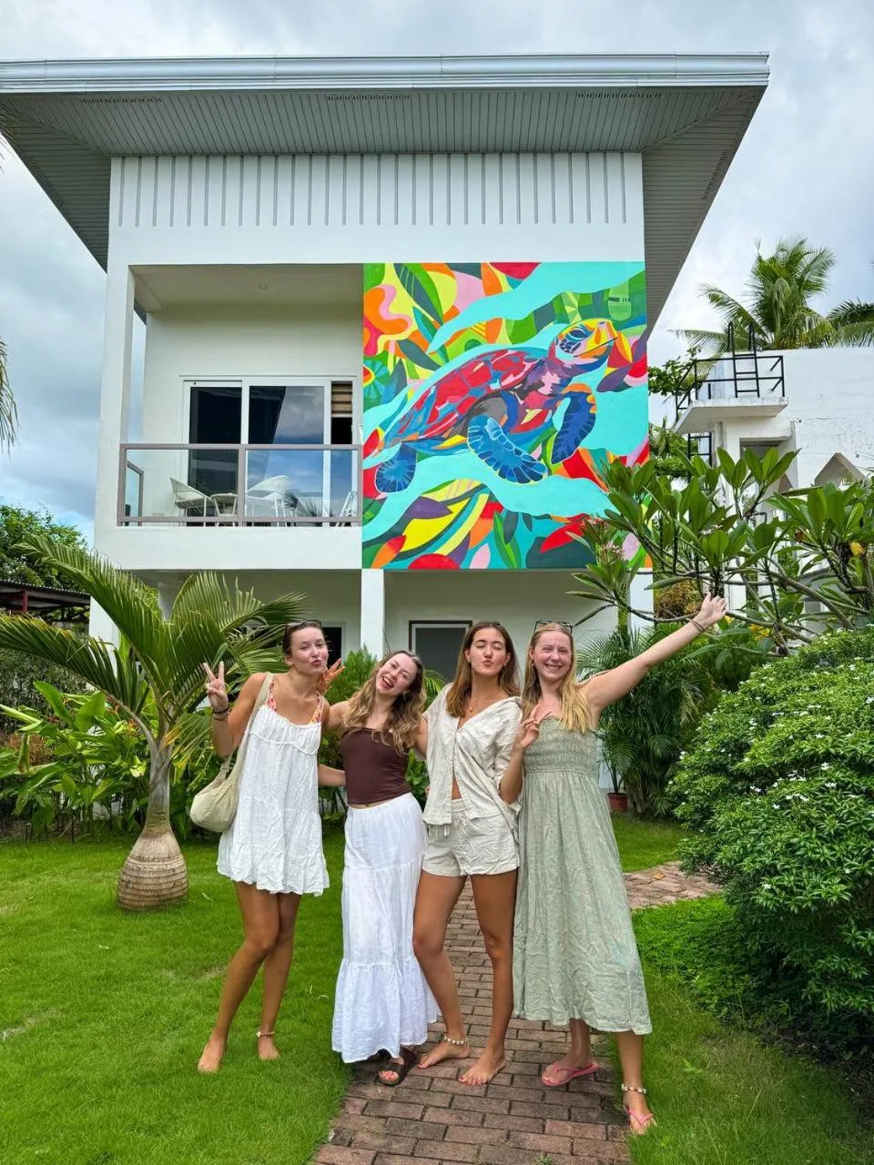 Property building in Red Picnic Hostel Panglao