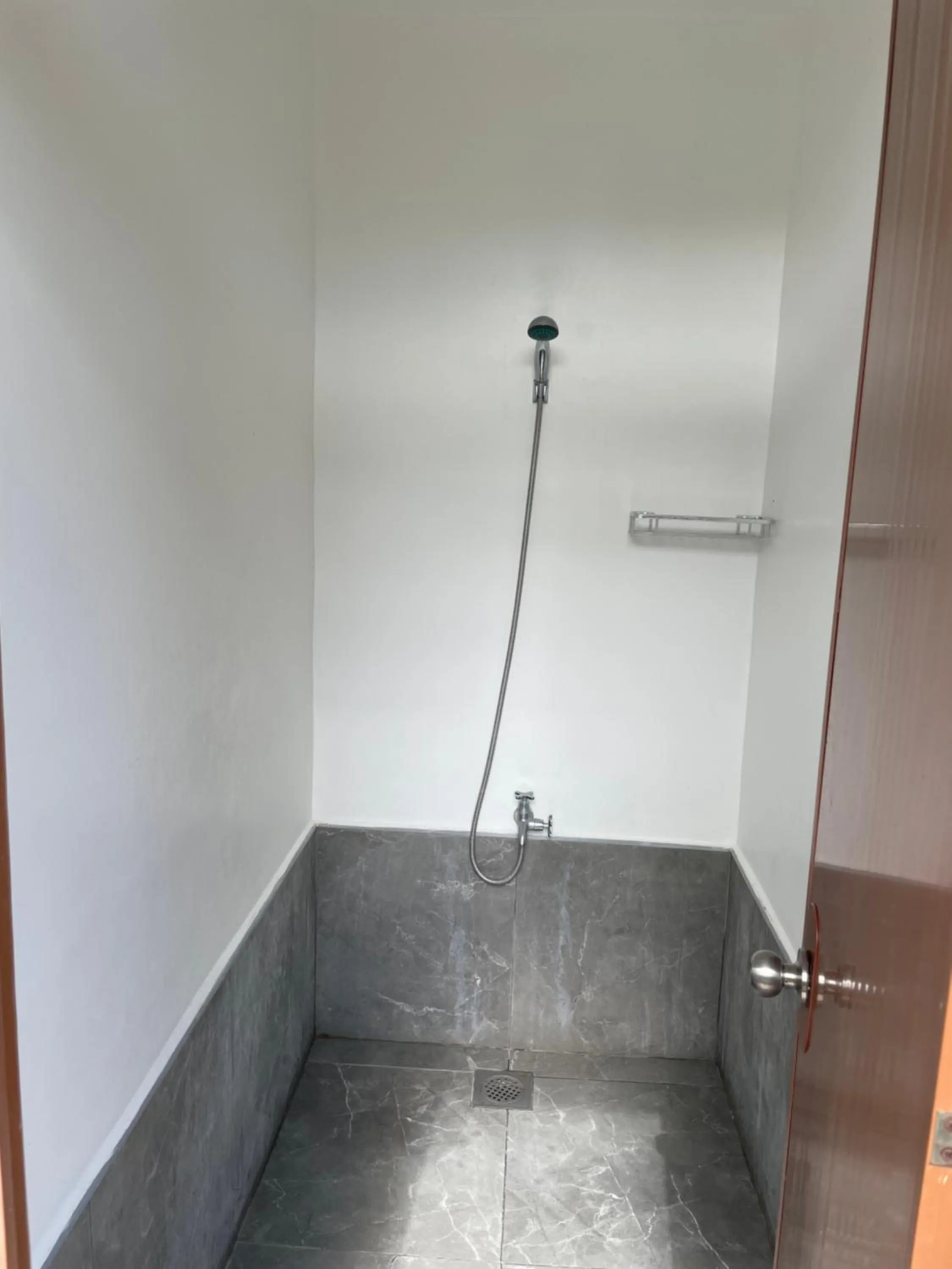 Shower in Red Picnic Hostel Panglao