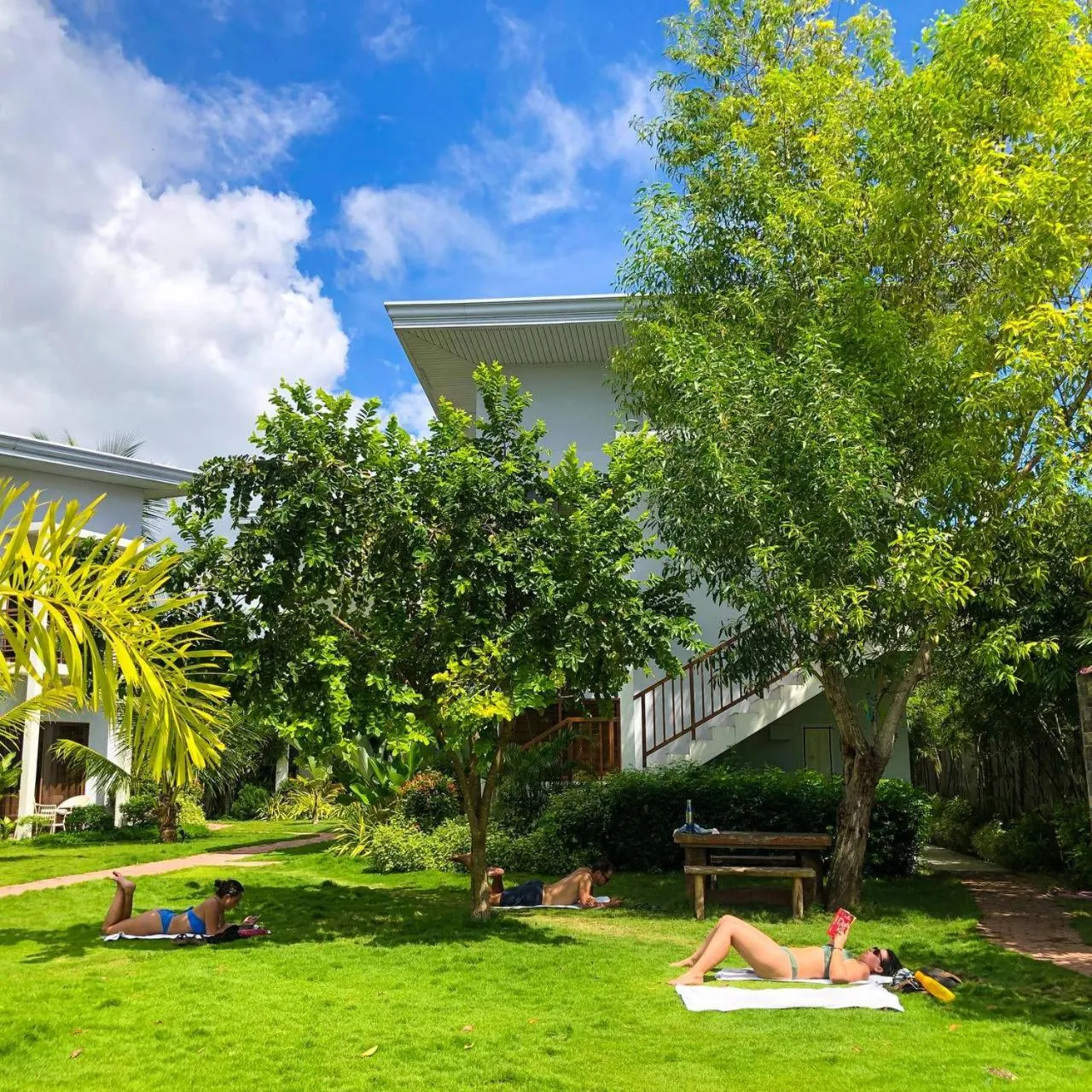 Garden view in Red Picnic Hostel Panglao