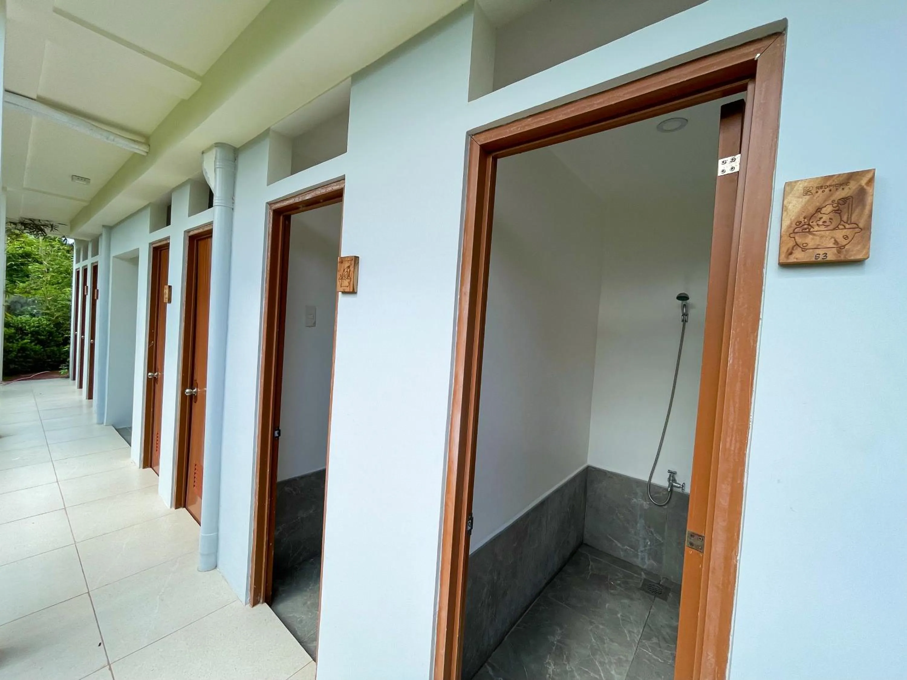 Shower in Red Picnic Hostel Panglao