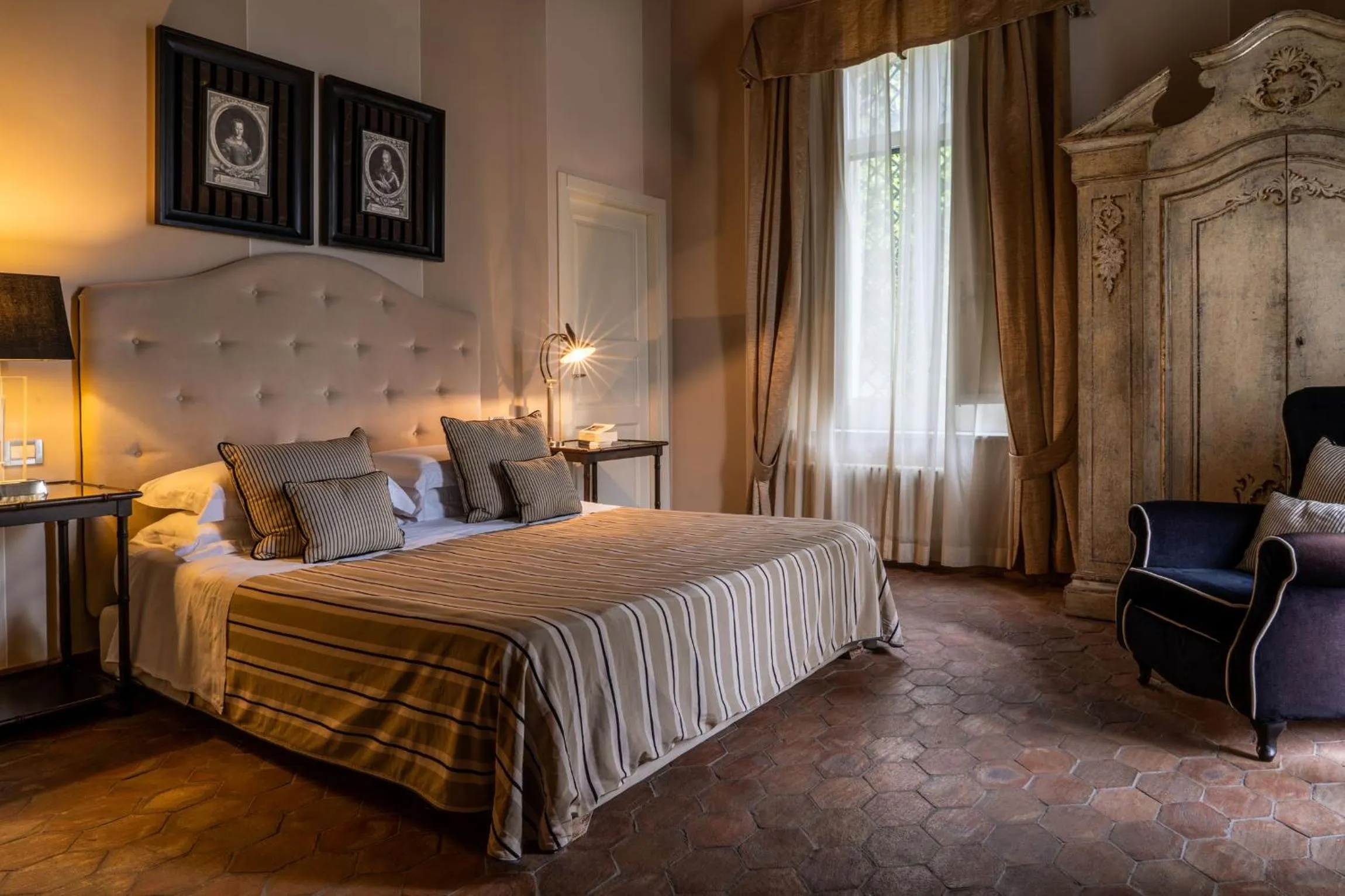 Bed in Hotel Villa Carlotta