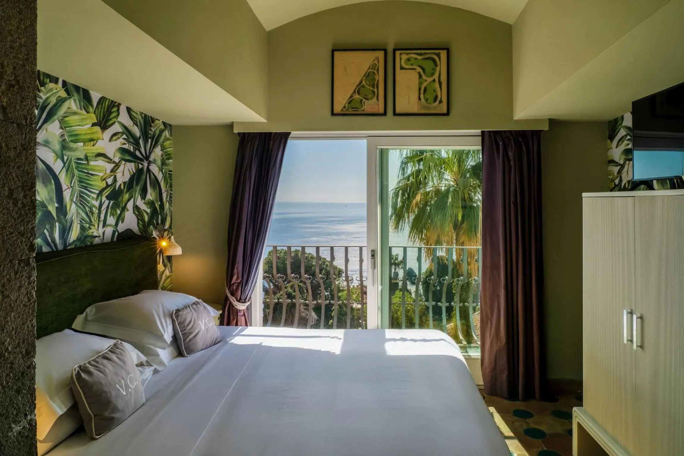 Bed in Hotel Villa Carlotta