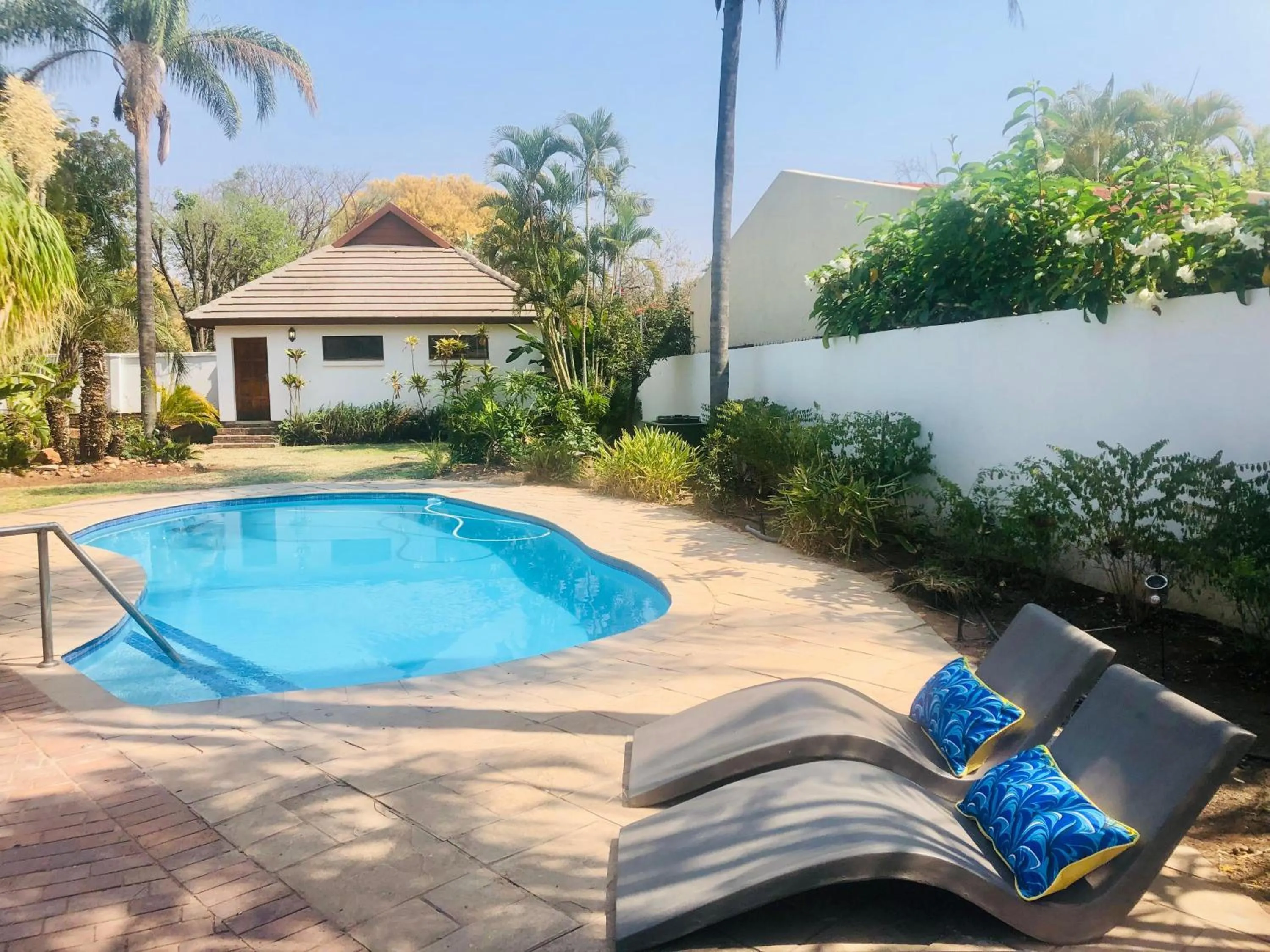 Swimming pool in Grafiti Boutique Hotel