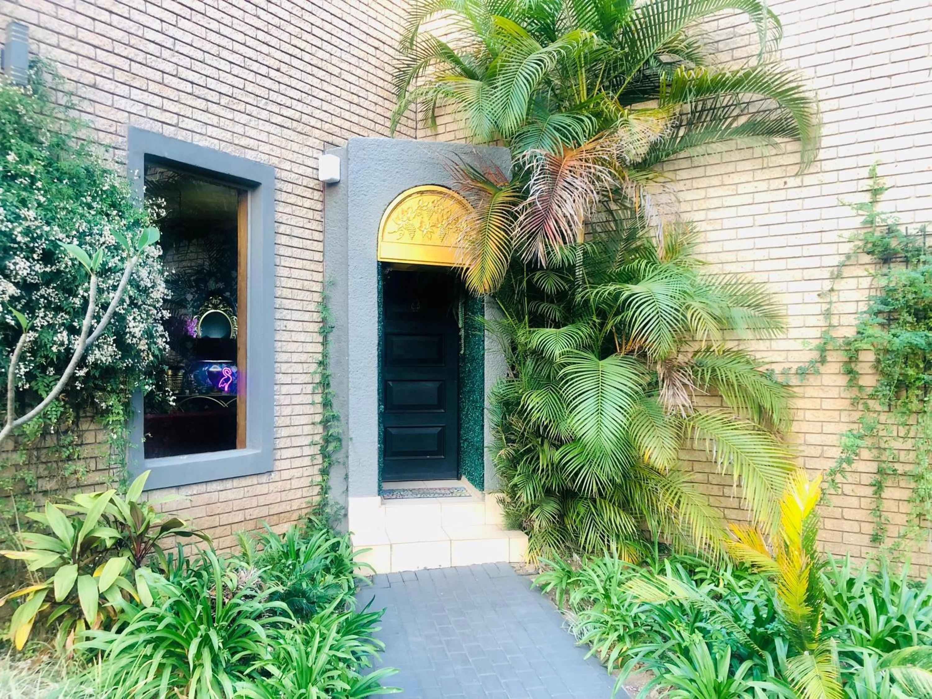 Facade/entrance in Grafiti Boutique Hotel