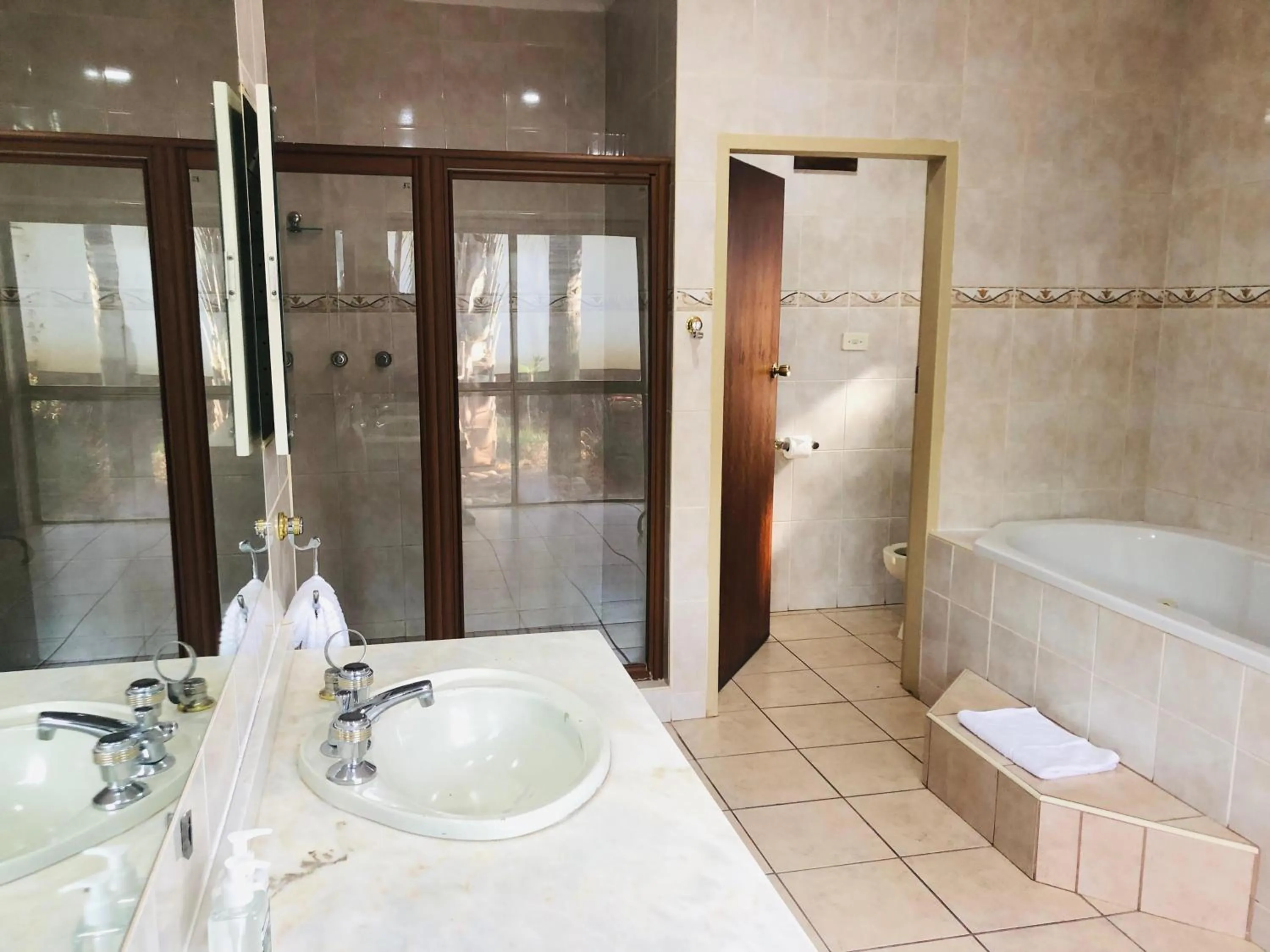 Shower in Grafiti Boutique Hotel