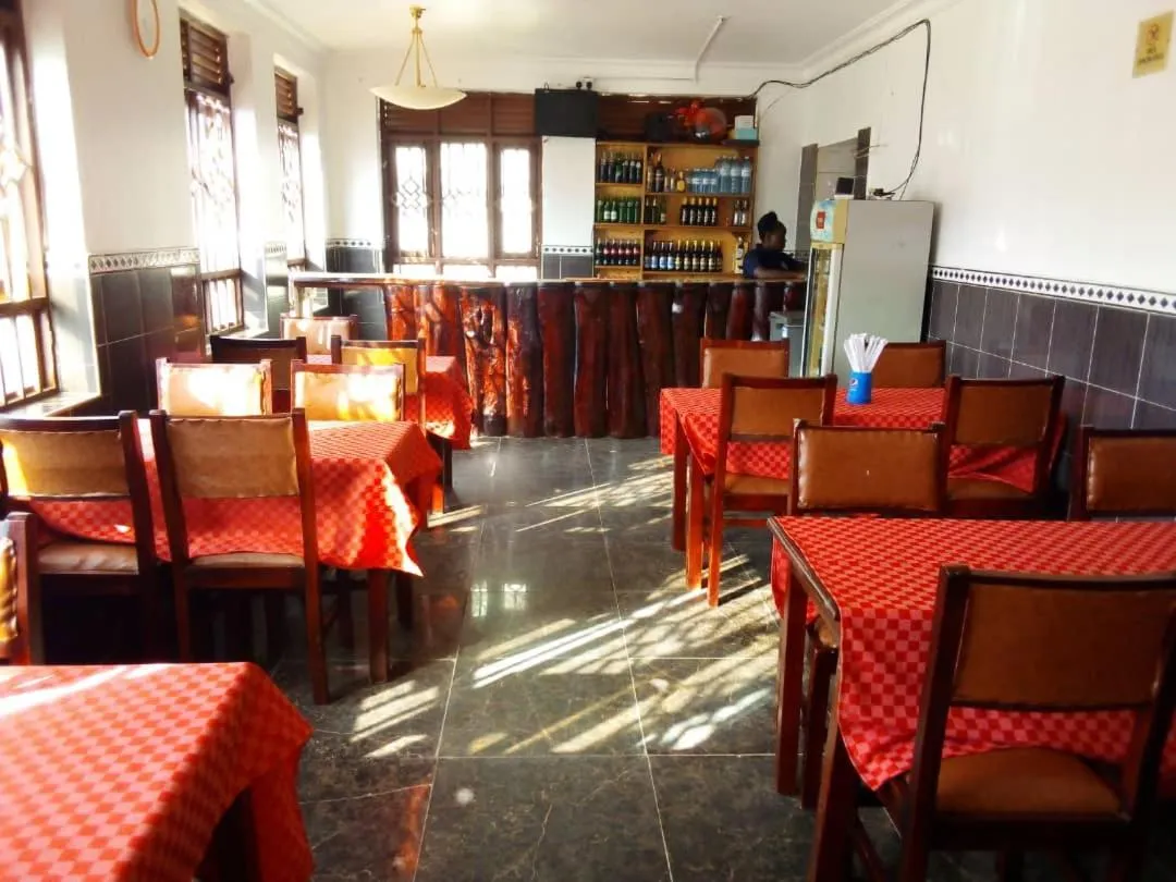 Restaurant/places to eat in Richy Hotels and Safaris