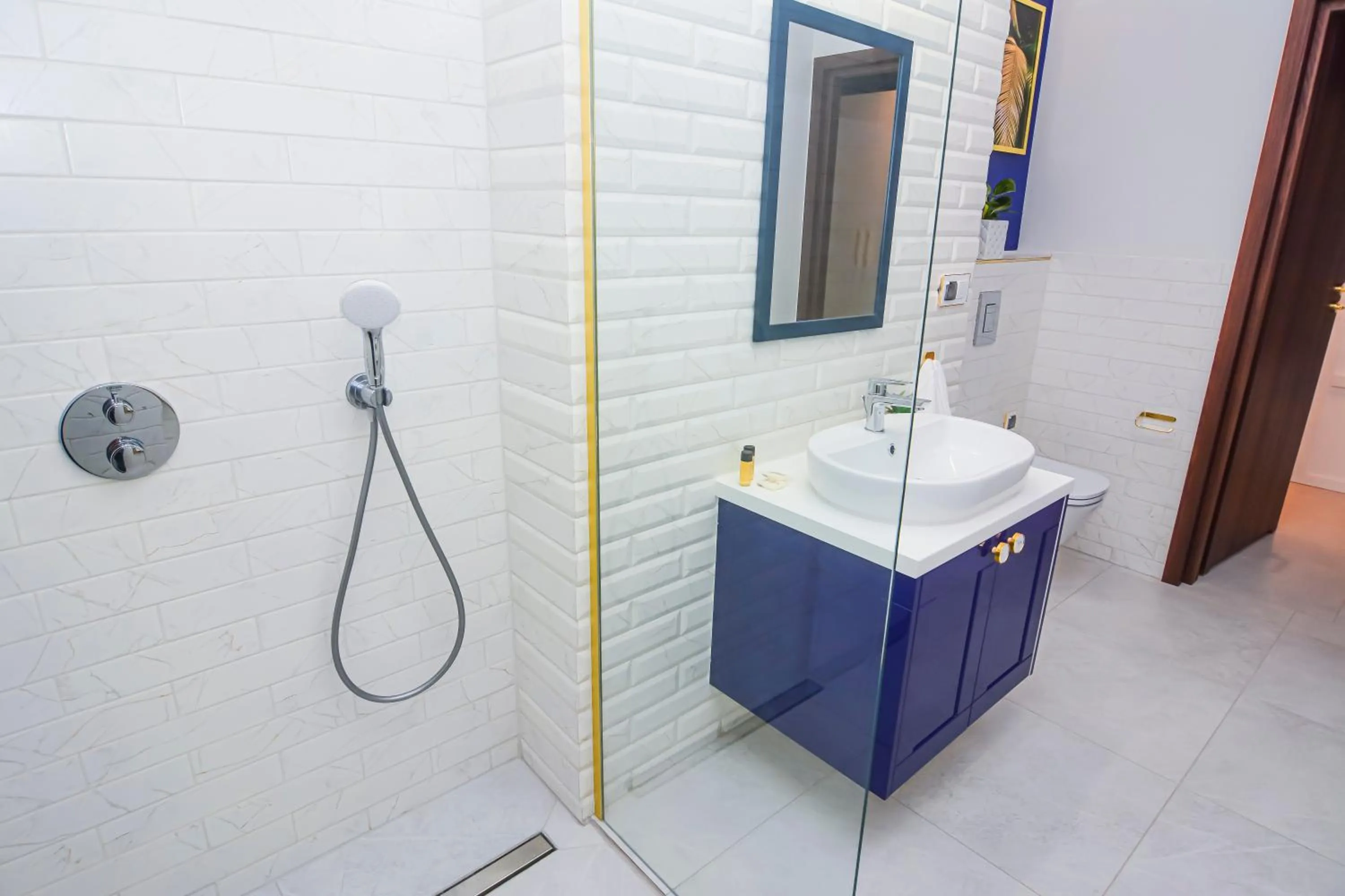 Shower in Willa Kashmir