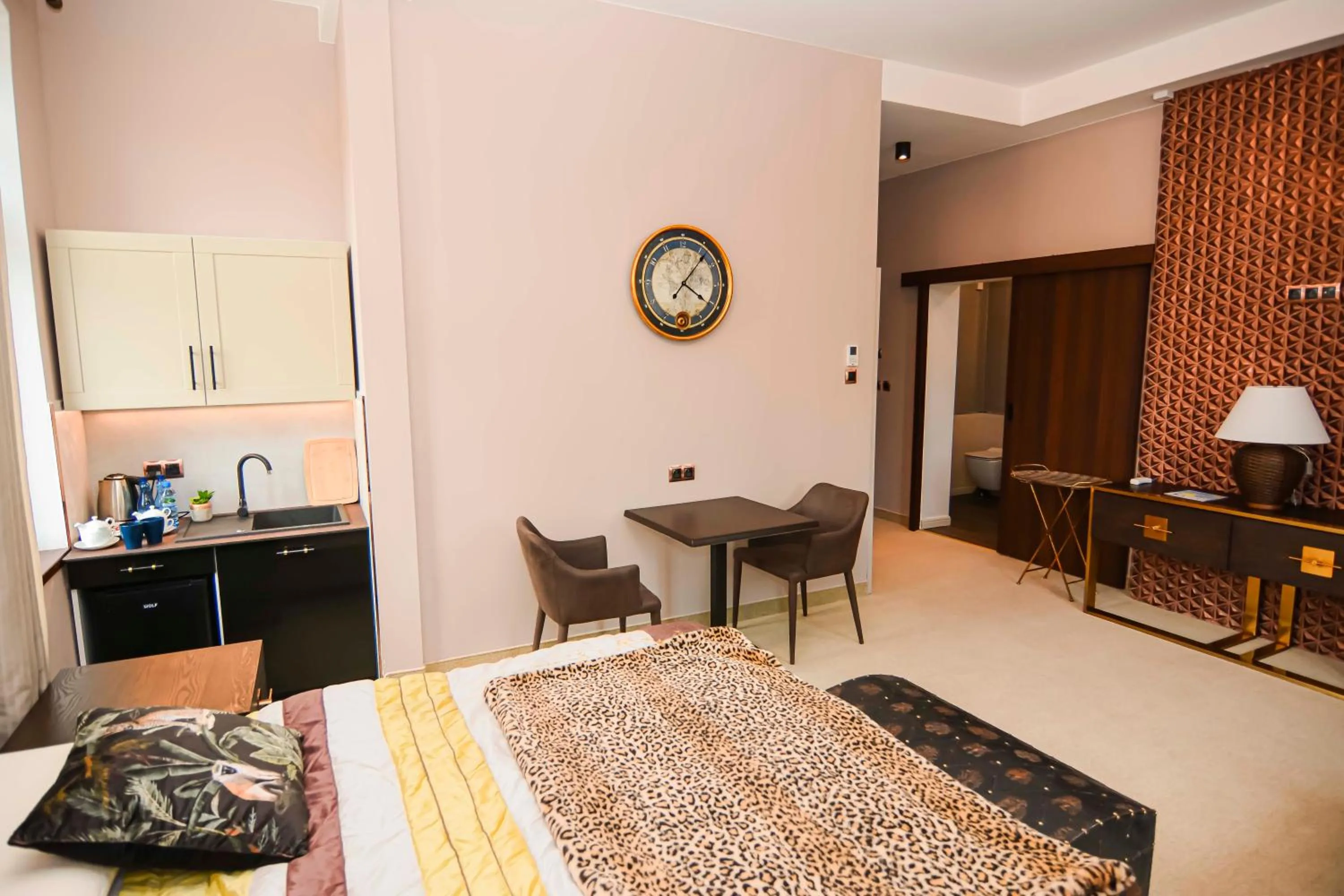 Bed in Willa Kashmir