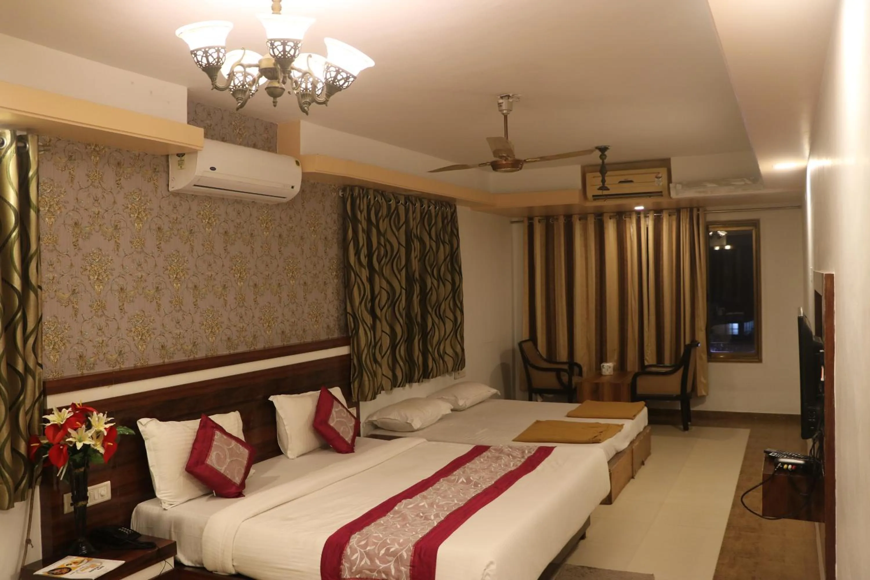 Photo of the whole room, Bed in Mountview Resort