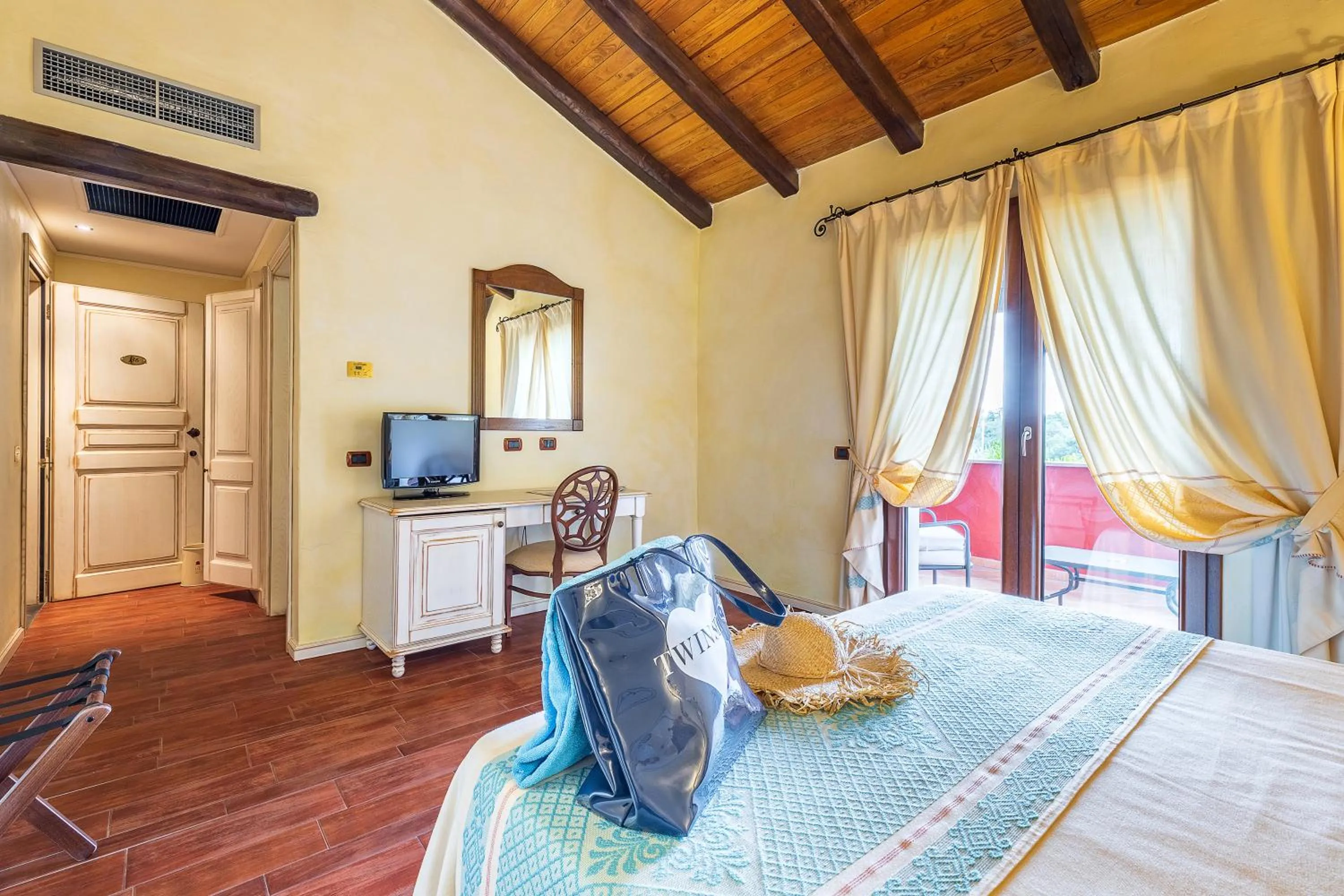 Bed in Hotel Sa Contonera