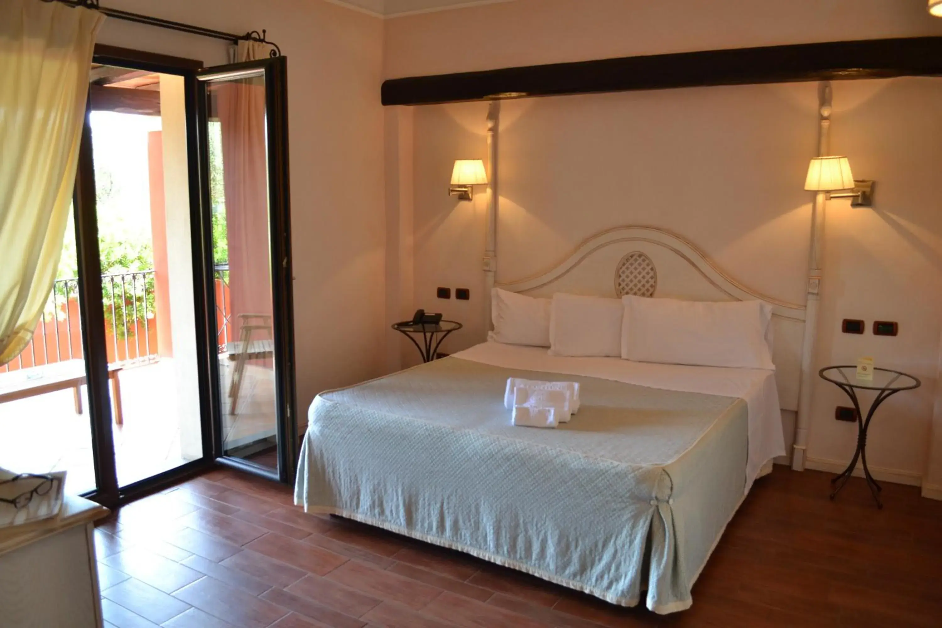 Double or Twin Room - Disability Access in Hotel Sa Contonera Double or Twin Room - Disability Access in Hotel Sa Contonera