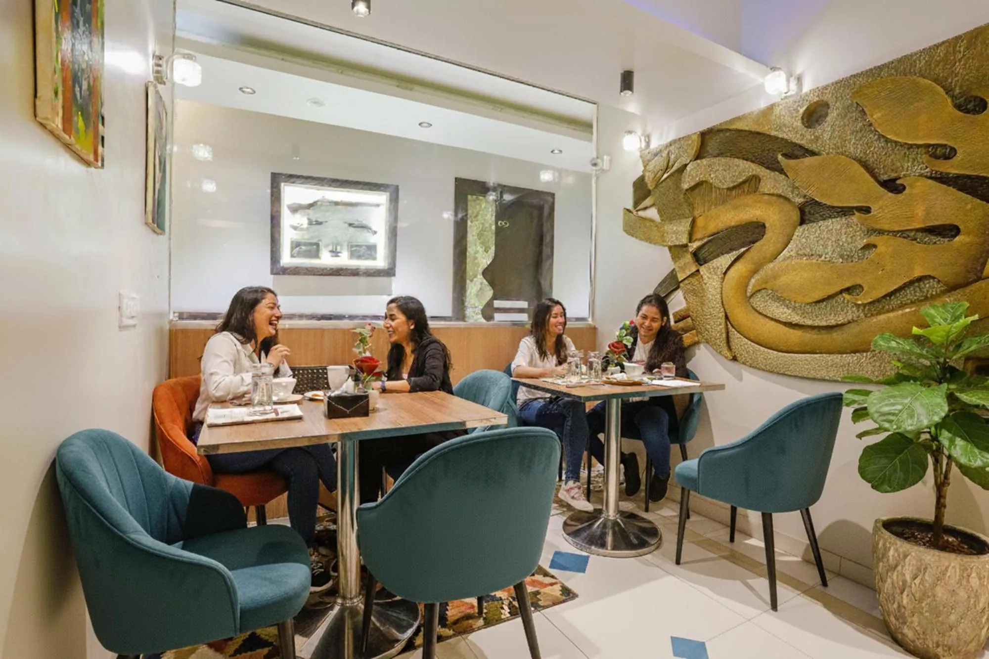 Restaurant/places to eat in FabHotel Amber Corp Inn