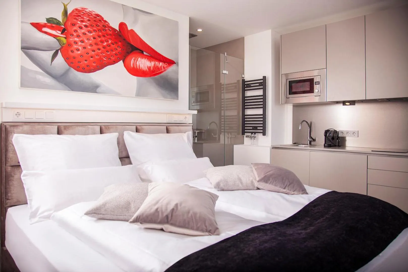 Bed in The Faces Berlin Apartments