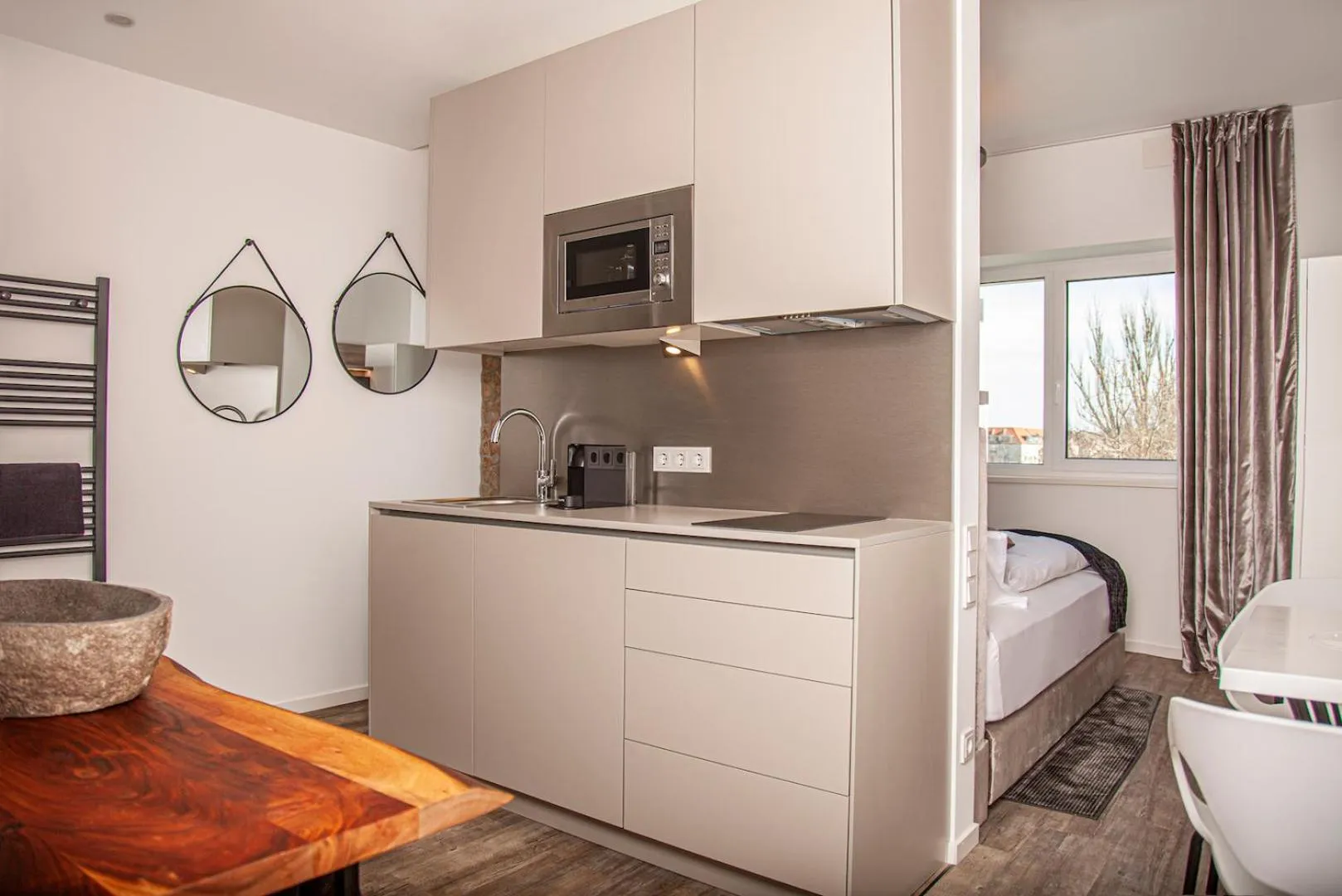 Kitchen or kitchenette in The Faces Berlin Apartments