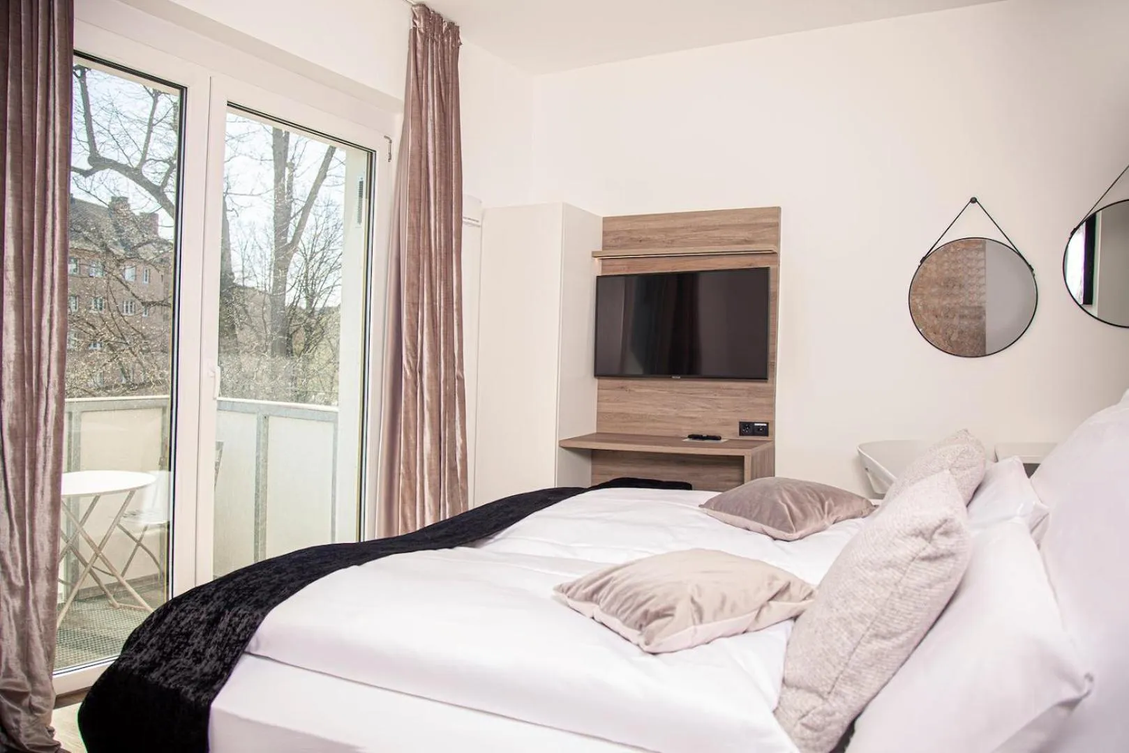 Photo of the whole room in The Faces Berlin Apartments