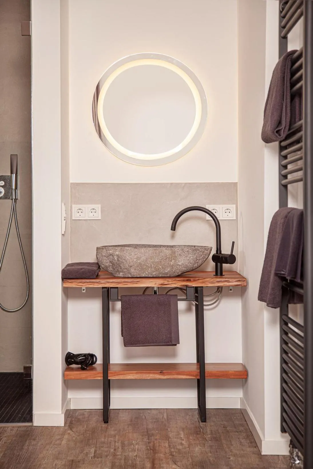 Bathroom in The Faces Berlin Apartments