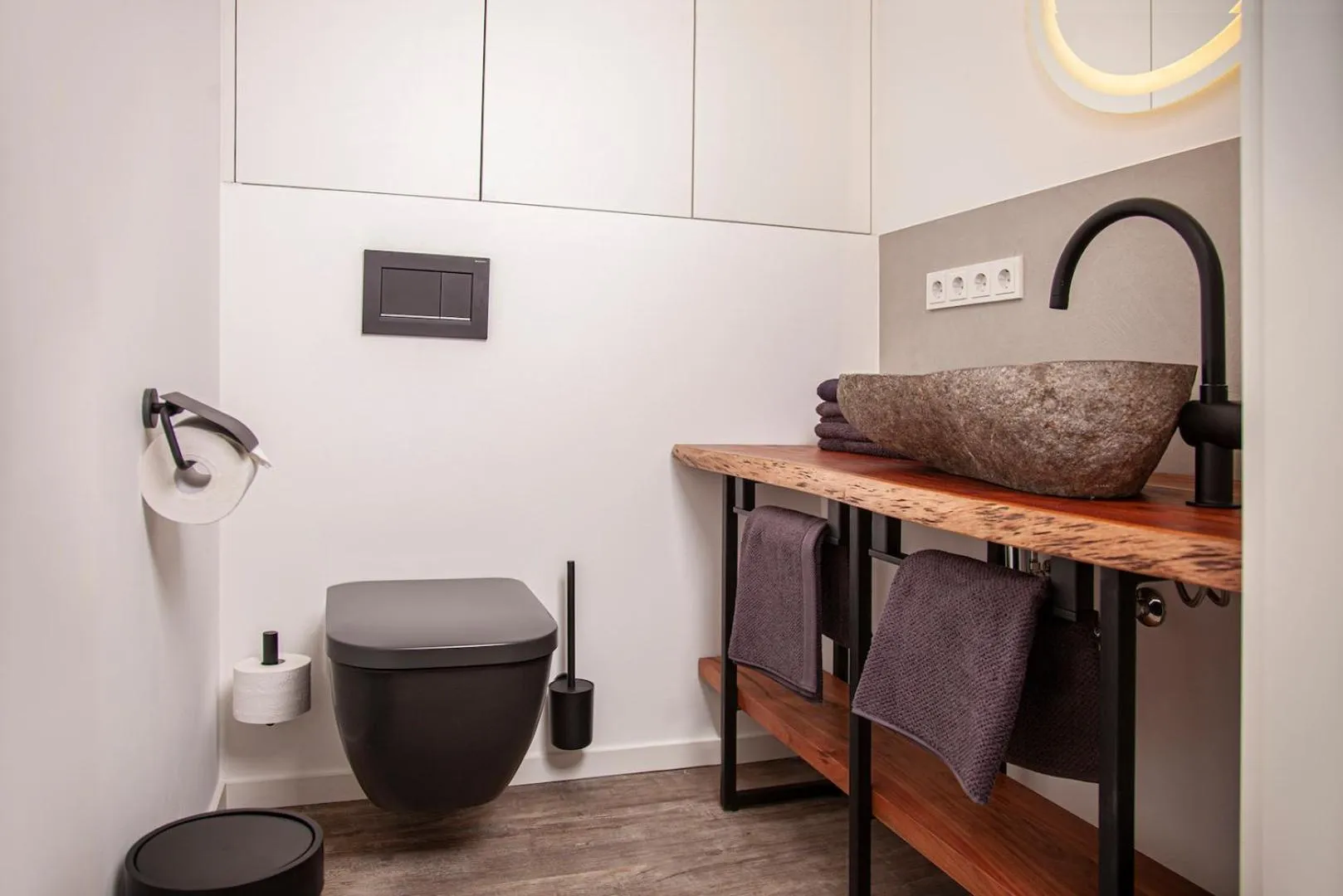 Bathroom in The Faces Berlin Apartments