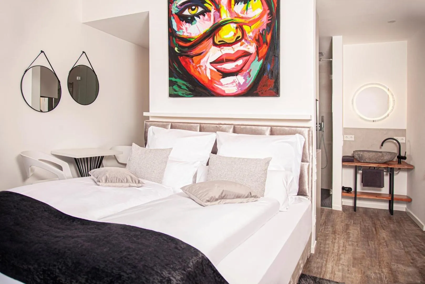 Photo of the whole room in The Faces Berlin Apartments