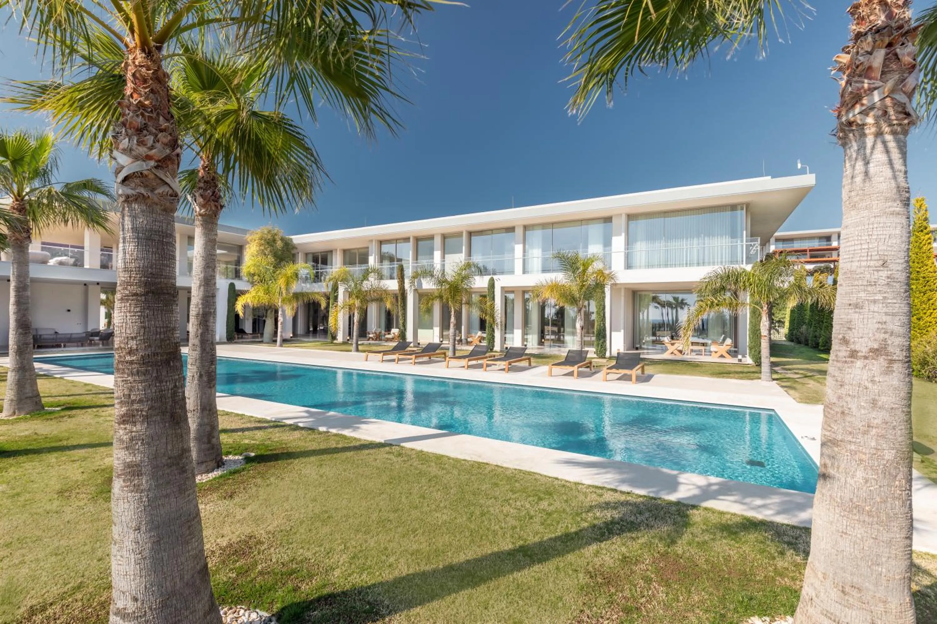 Day in Hiddenbay Teos Hotel