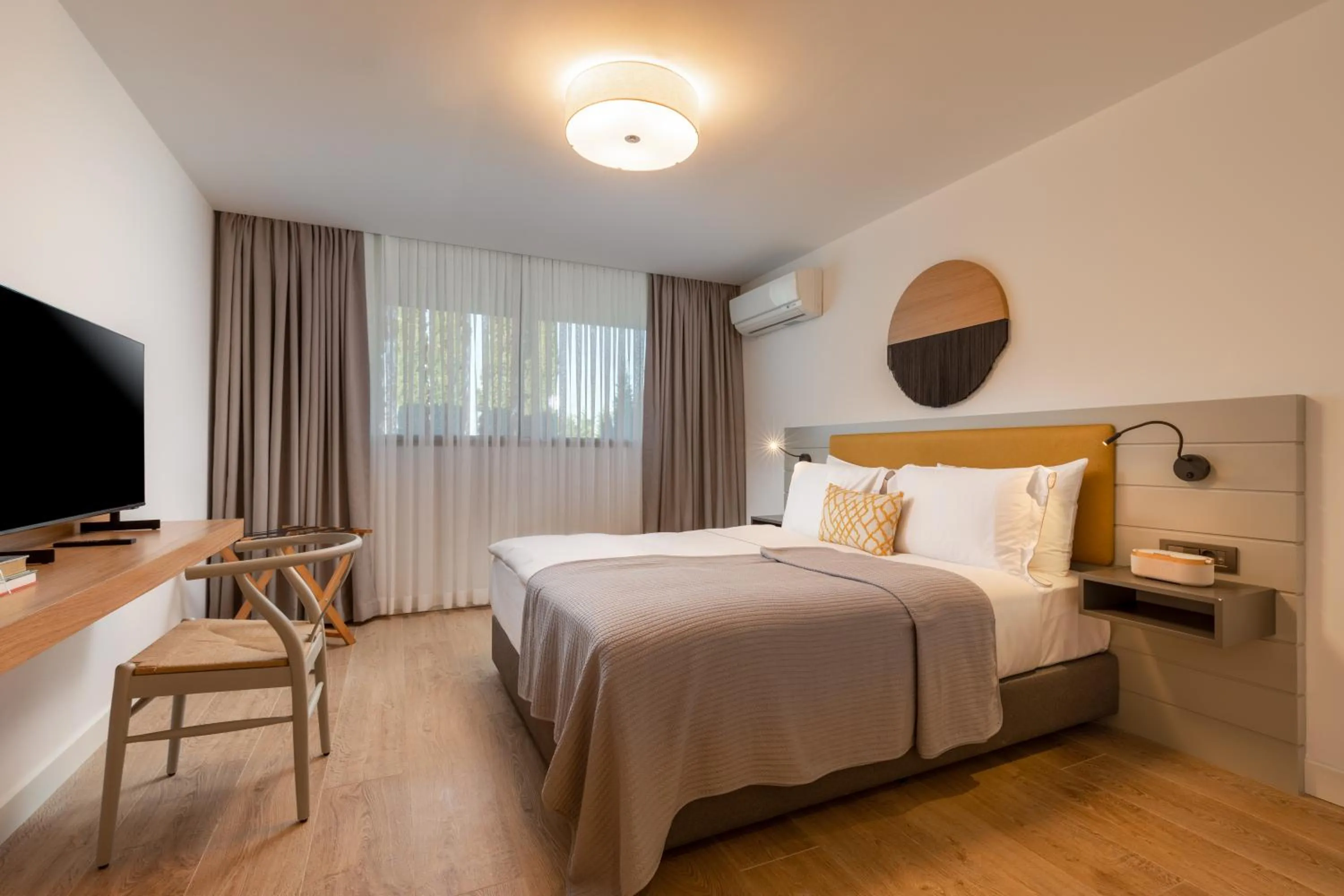 Bed in Hiddenbay Teos Hotel