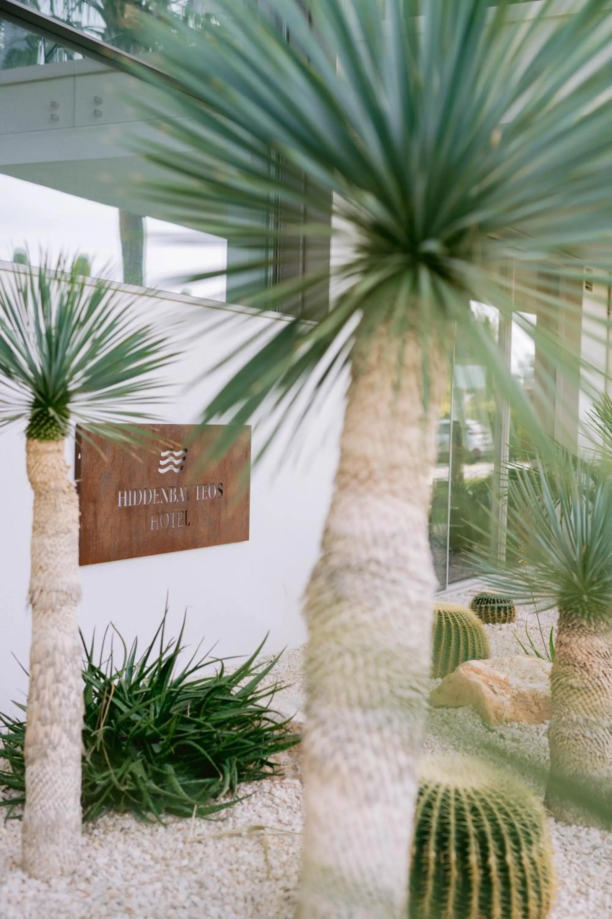 Day in Hiddenbay Teos Hotel