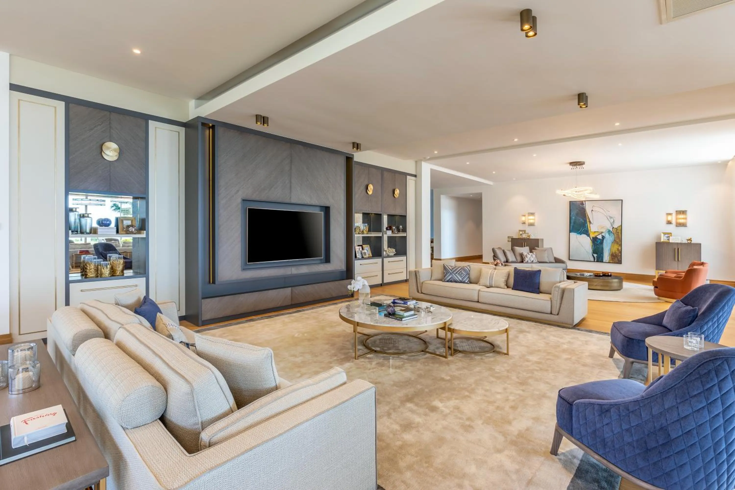 Communal lounge/ TV room in Hiddenbay Teos Hotel