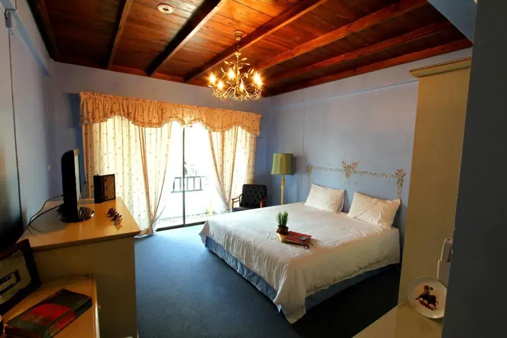 Deluxe Double Room with Bath in The Colored House Jomtien Deluxe Double Room with Bath in The Colored House Jomtien
