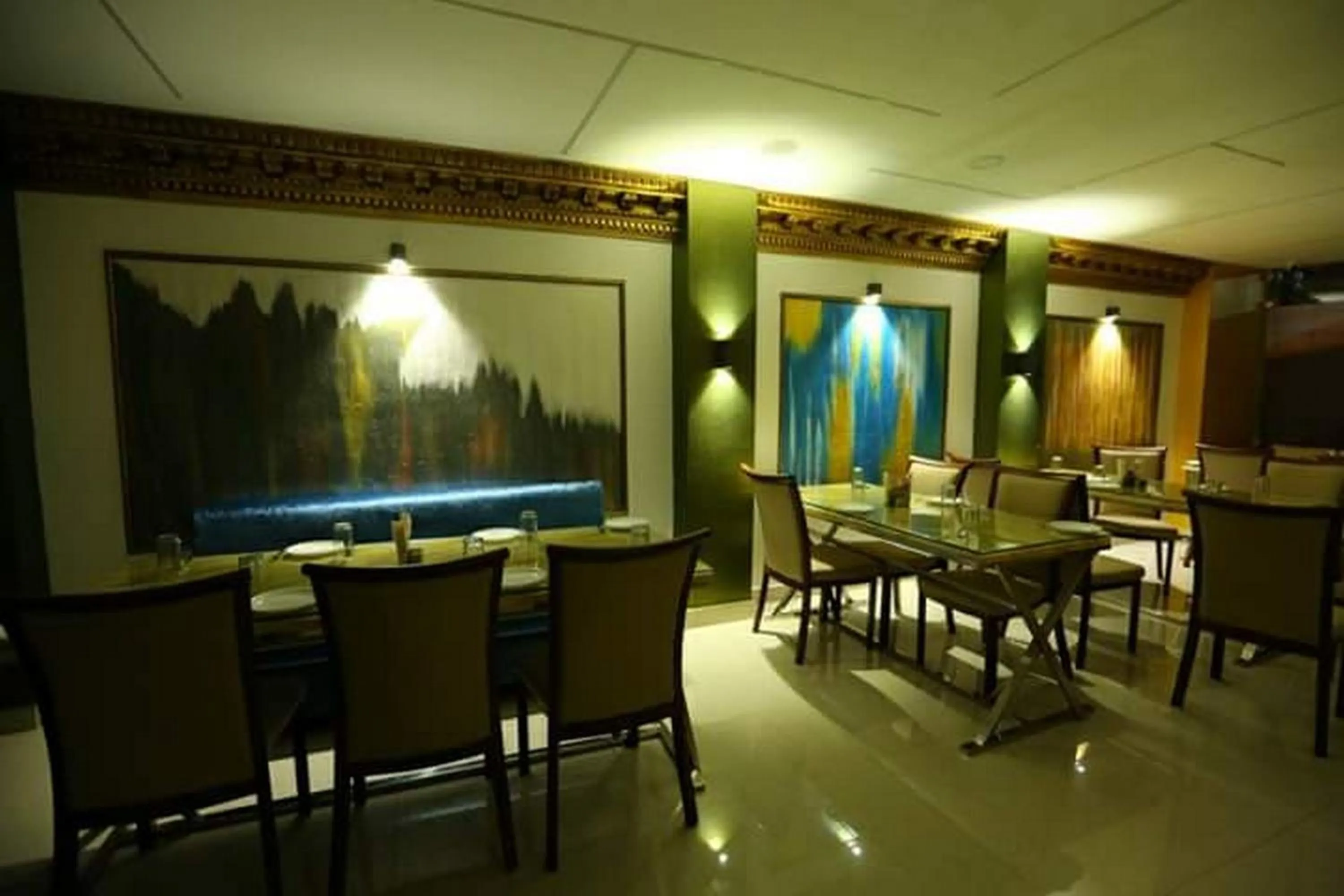 Restaurant/places to eat in Hotel Eleven Heights ,Bhopal