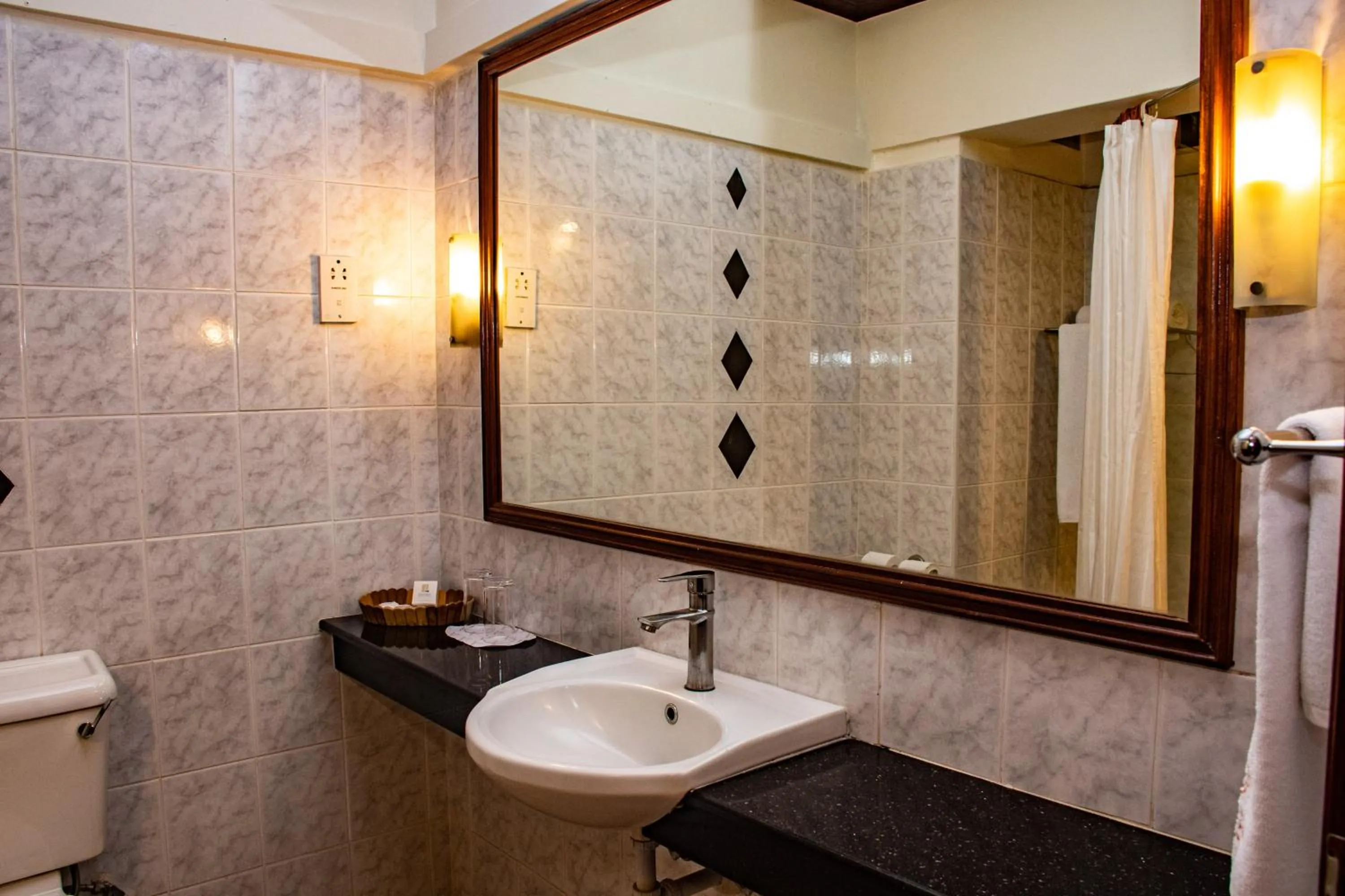 Bathroom in Hotel Boulevard Nairobi, City Centre CBD