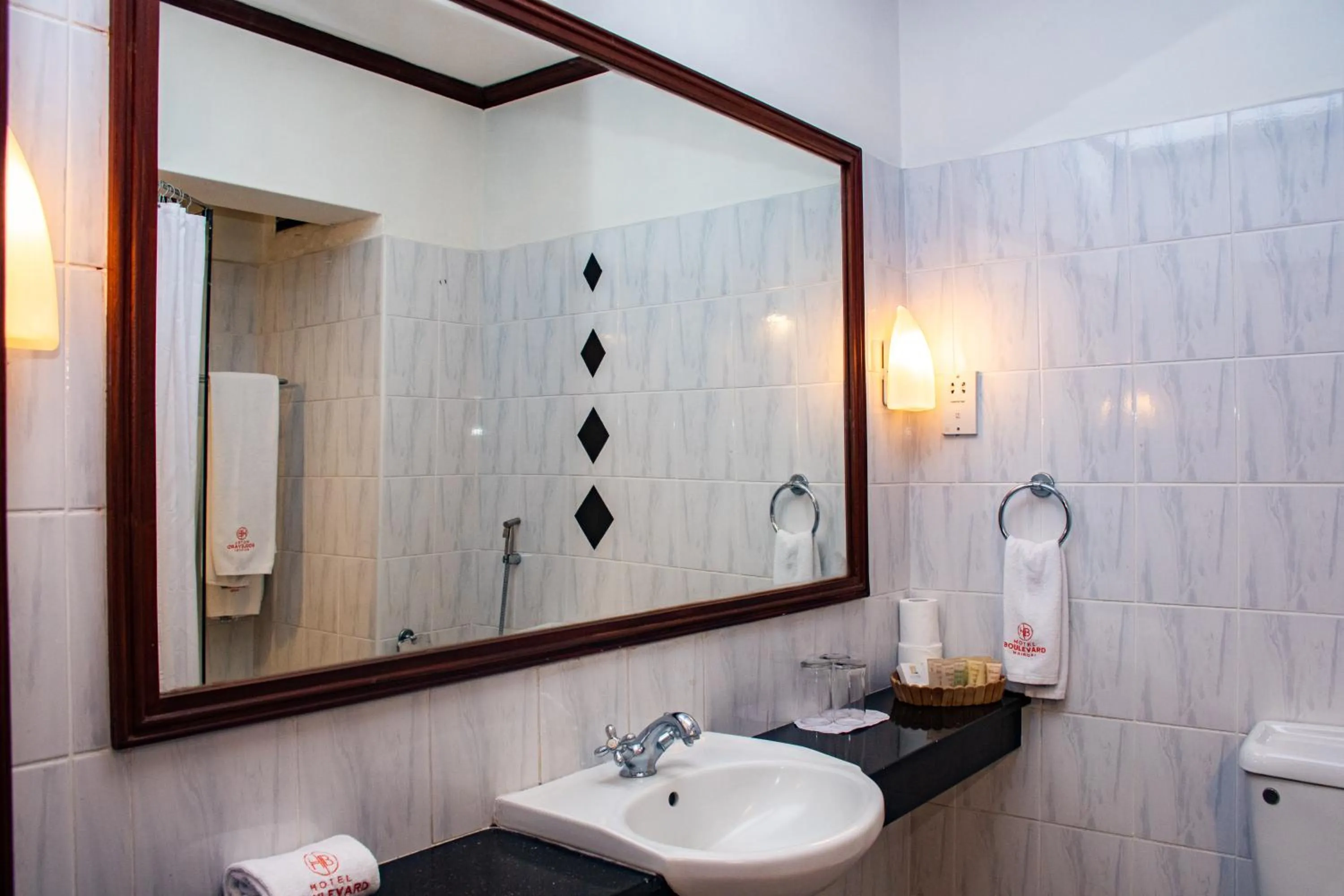 Bathroom in Hotel Boulevard Nairobi, City Centre CBD