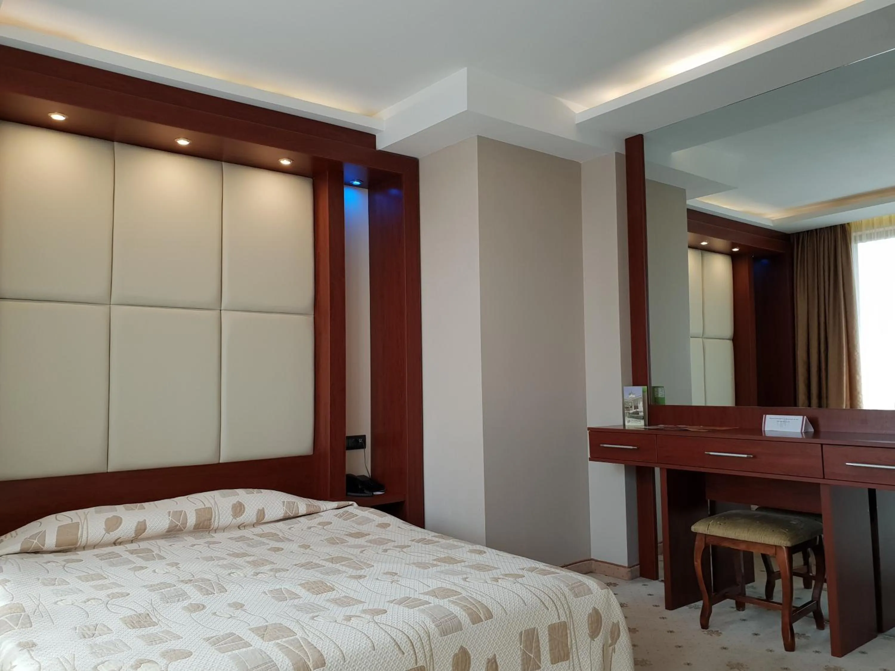 Photo of the whole room, Bed in National Palace Wine & Spa Hotel