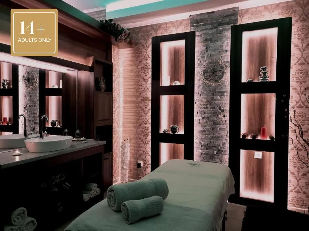 Bed in National Palace Wine & Spa Hotel