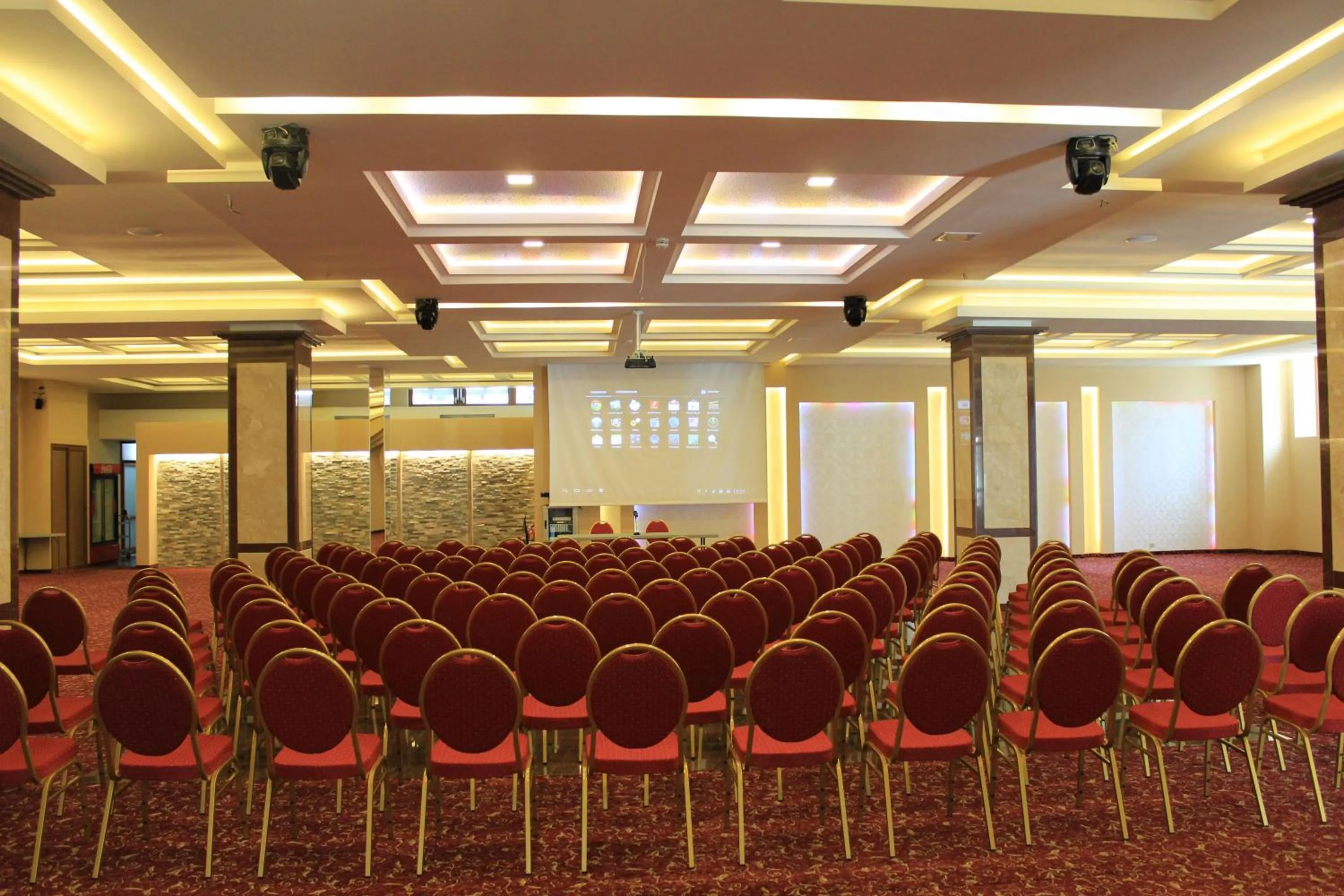 Business facilities in National Palace Wine & Spa Hotel