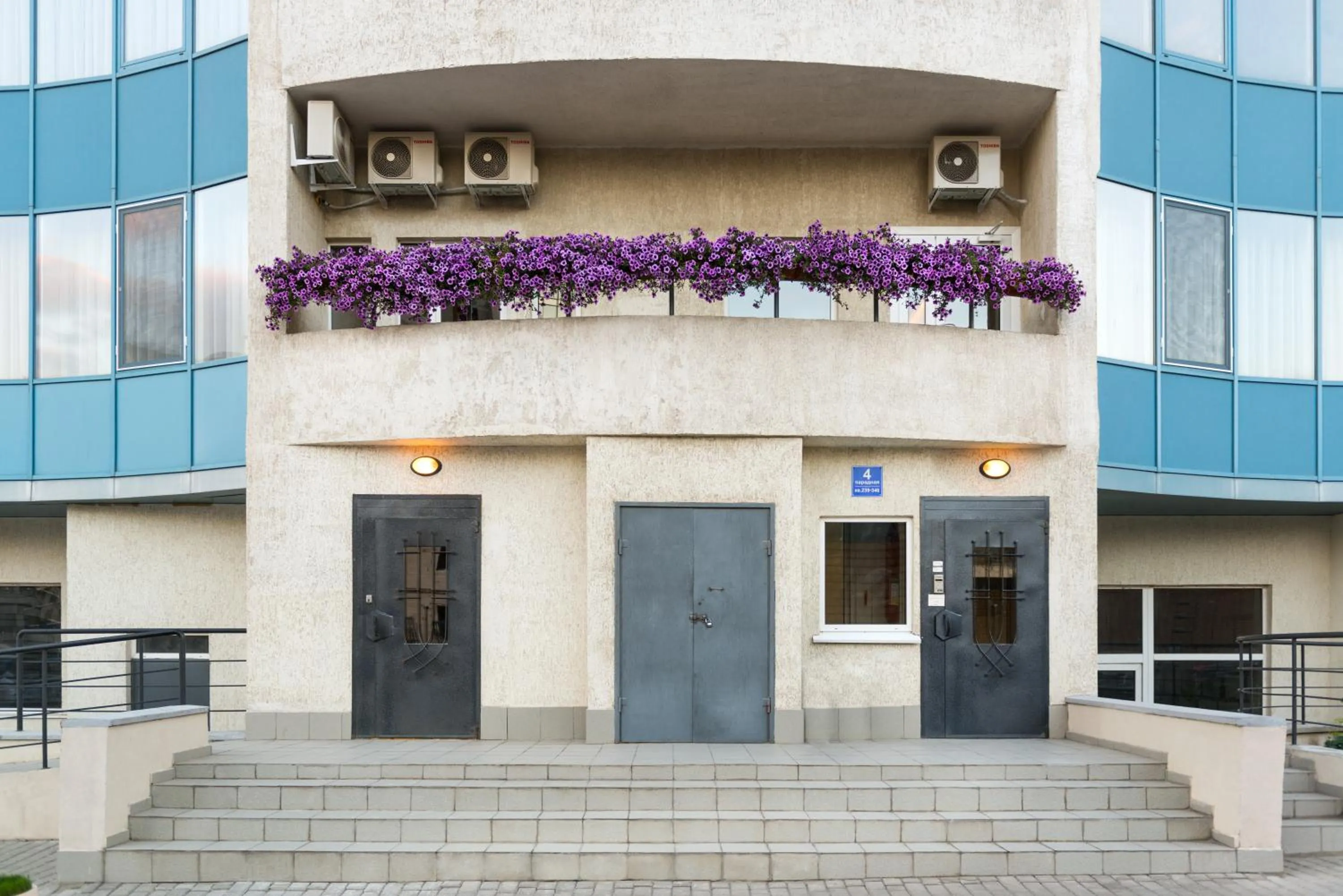 Facade/entrance in Bon Apart