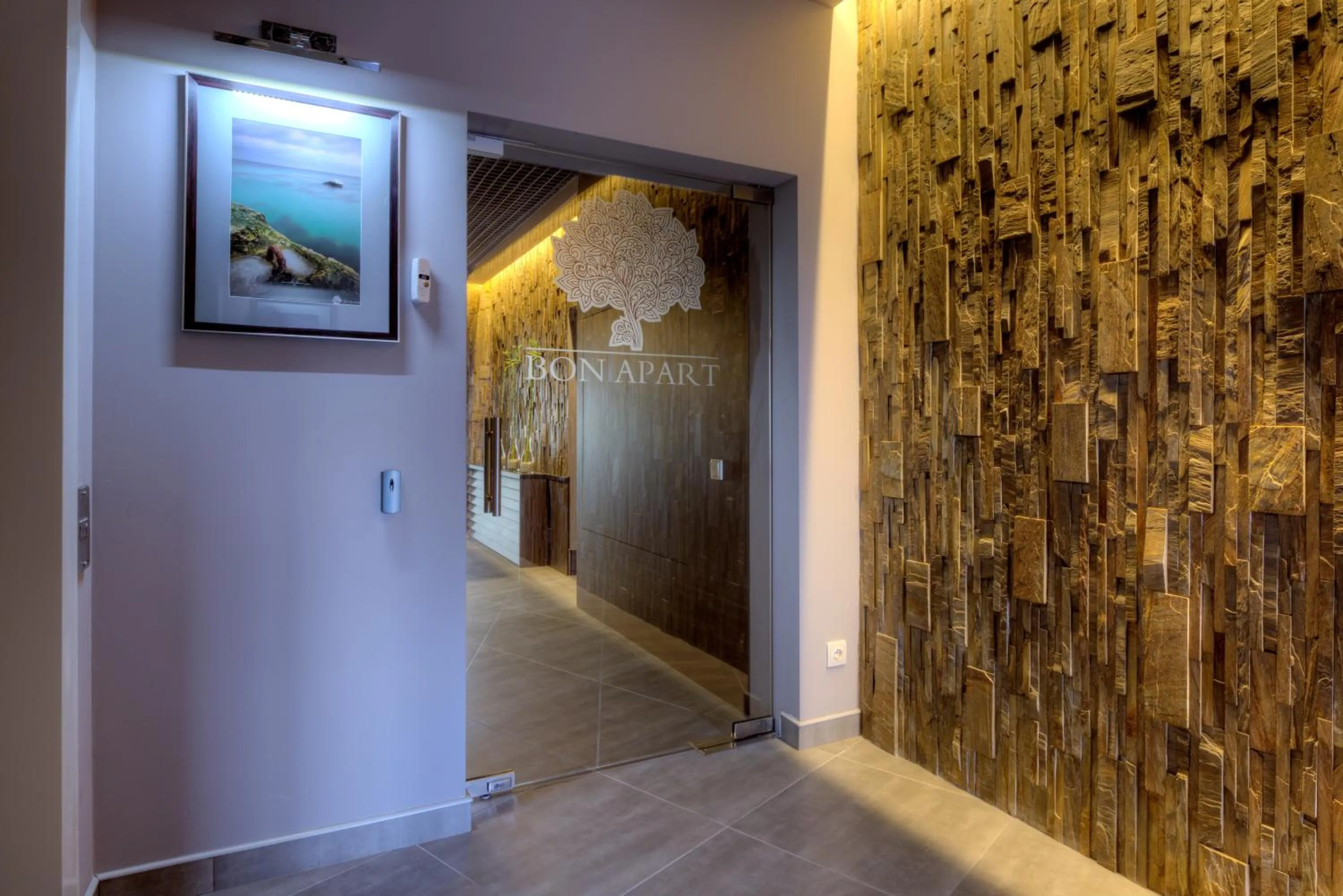 Decorative detail in Bon Apart