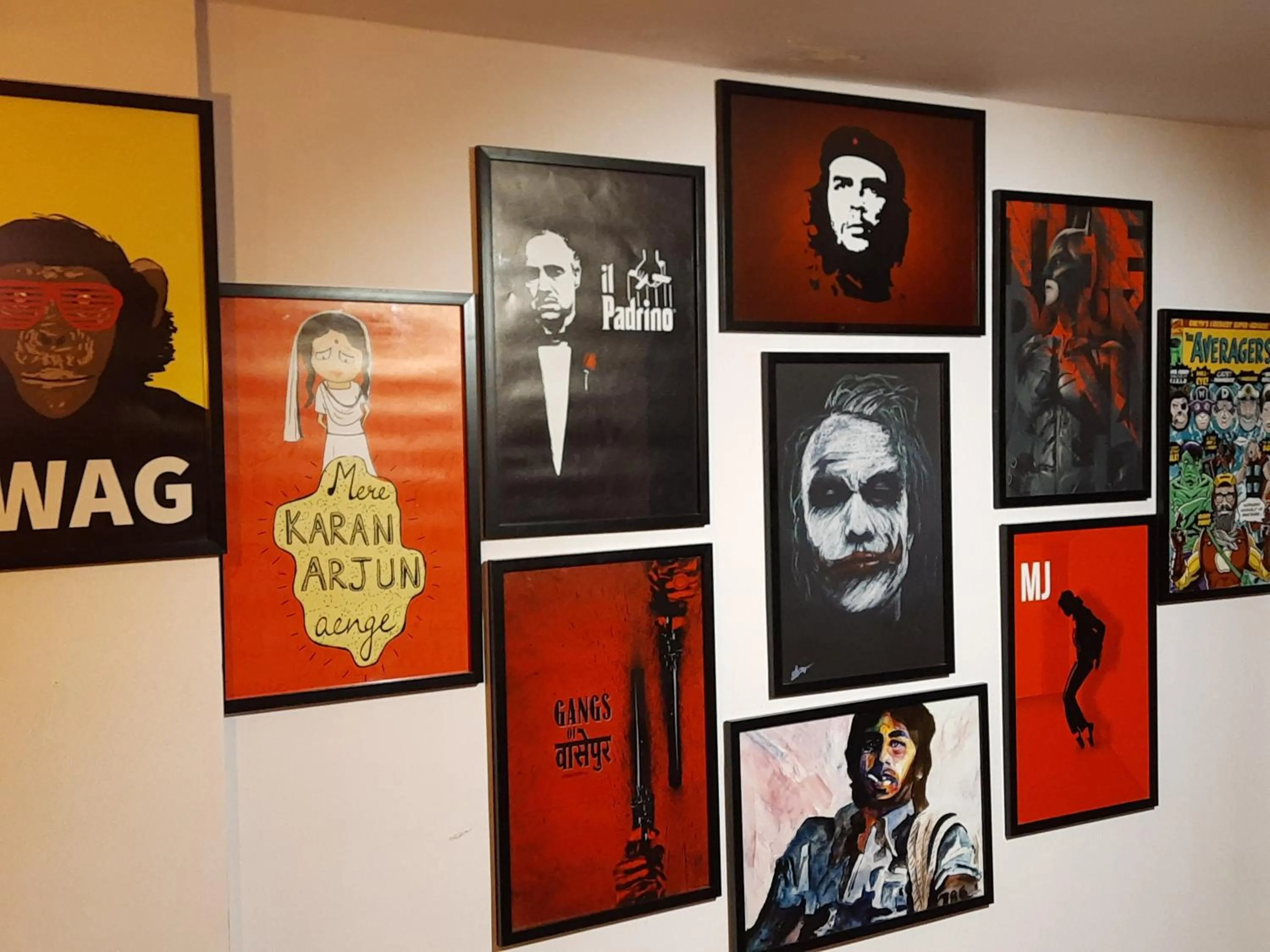 Restaurant/places to eat in The Roy Grand Inns