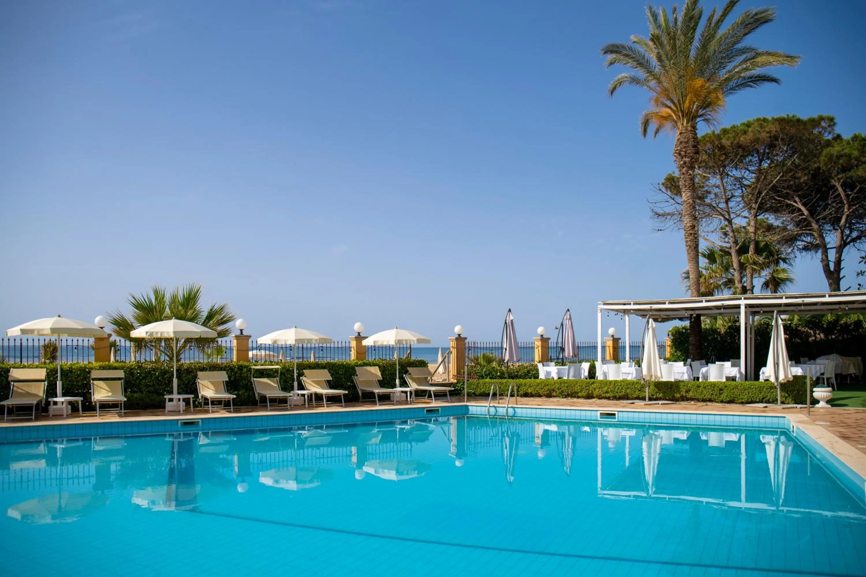 Swimming pool in Hotel Villa Romana