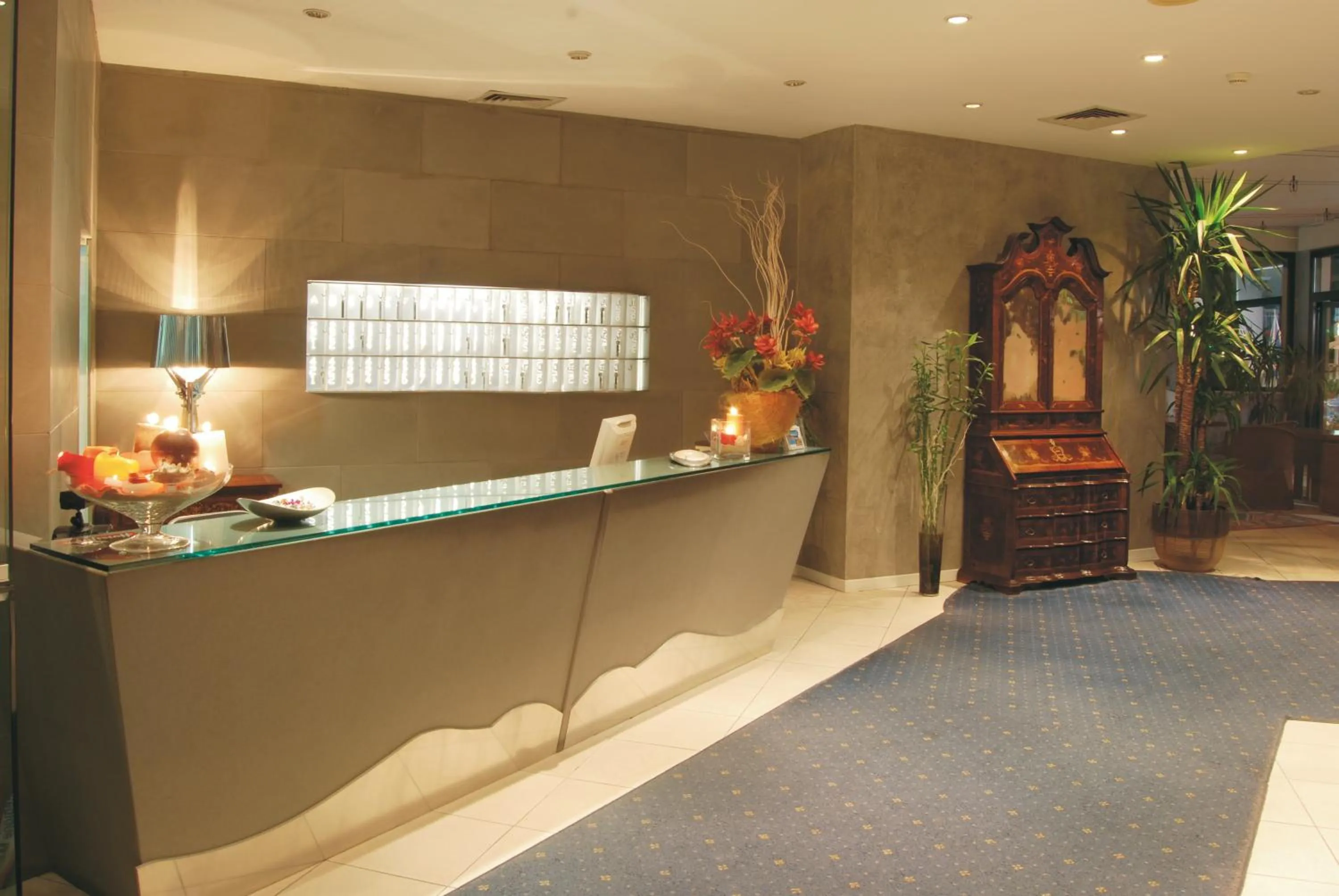 Lobby or reception in UNAHOTELS Imperial Sport Hotel