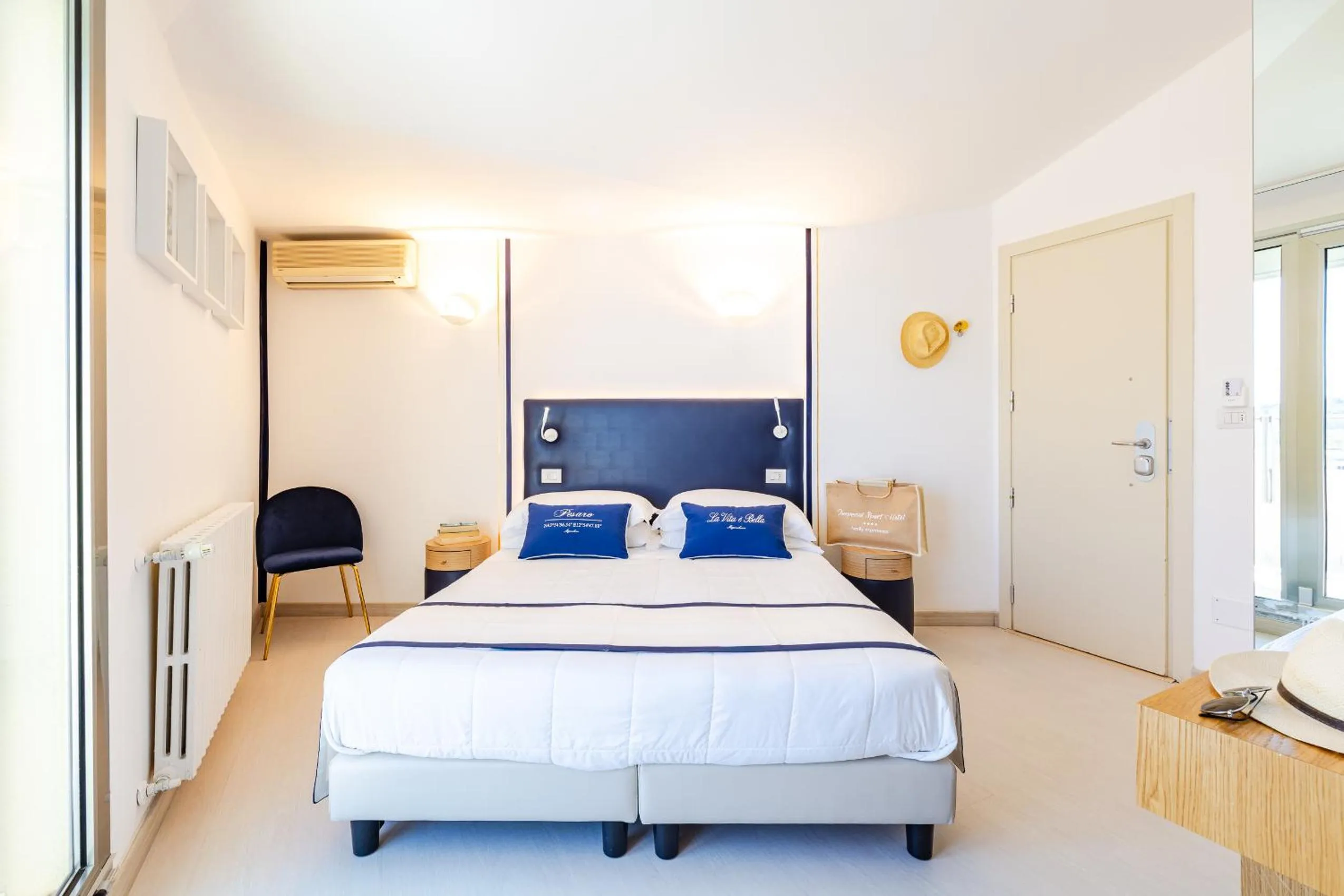 Decorative detail, Bed in UNAHOTELS Imperial Sport Hotel