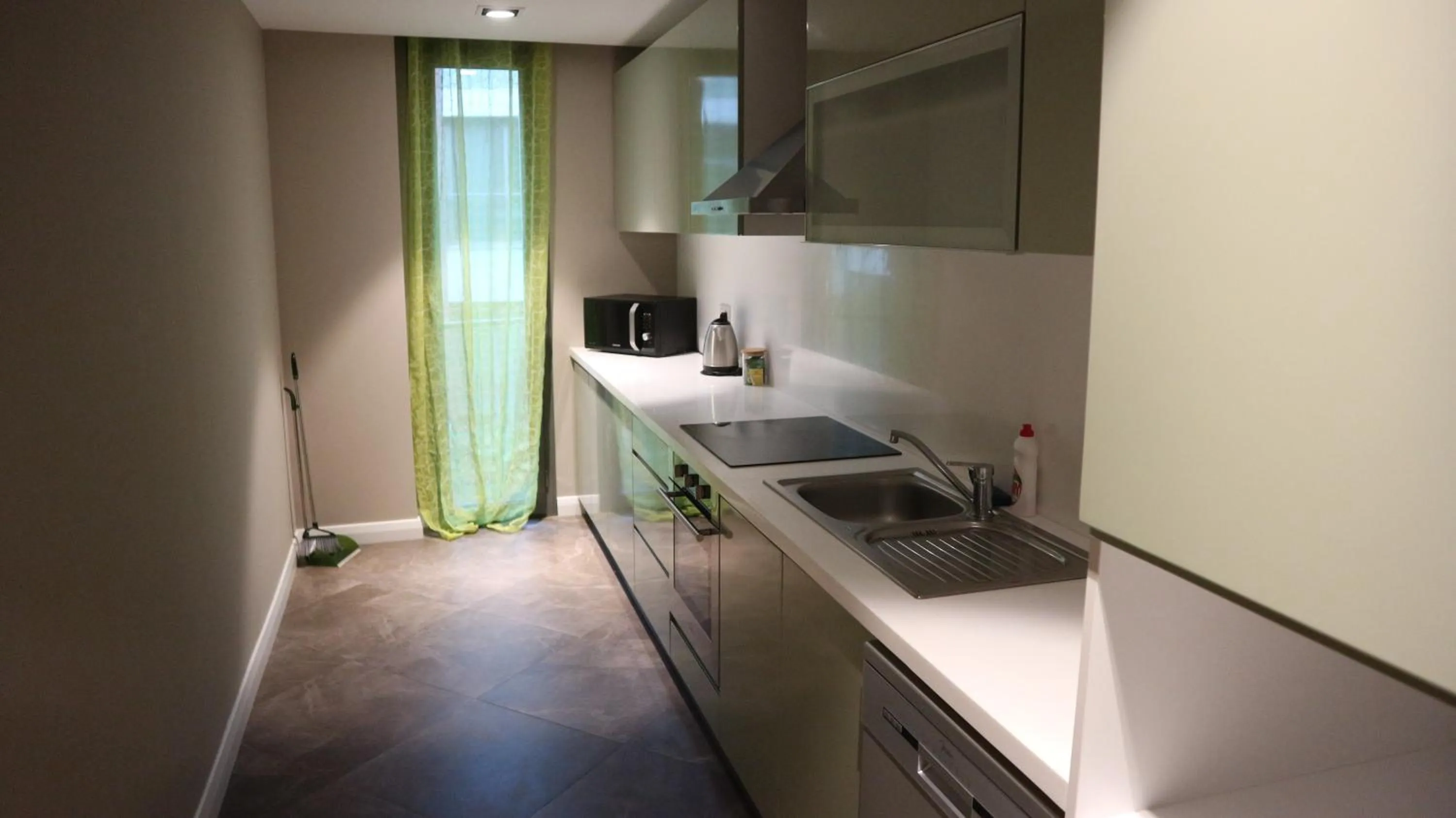 Kitchen or kitchenette in Accra Luxury Apartments @ Pearl