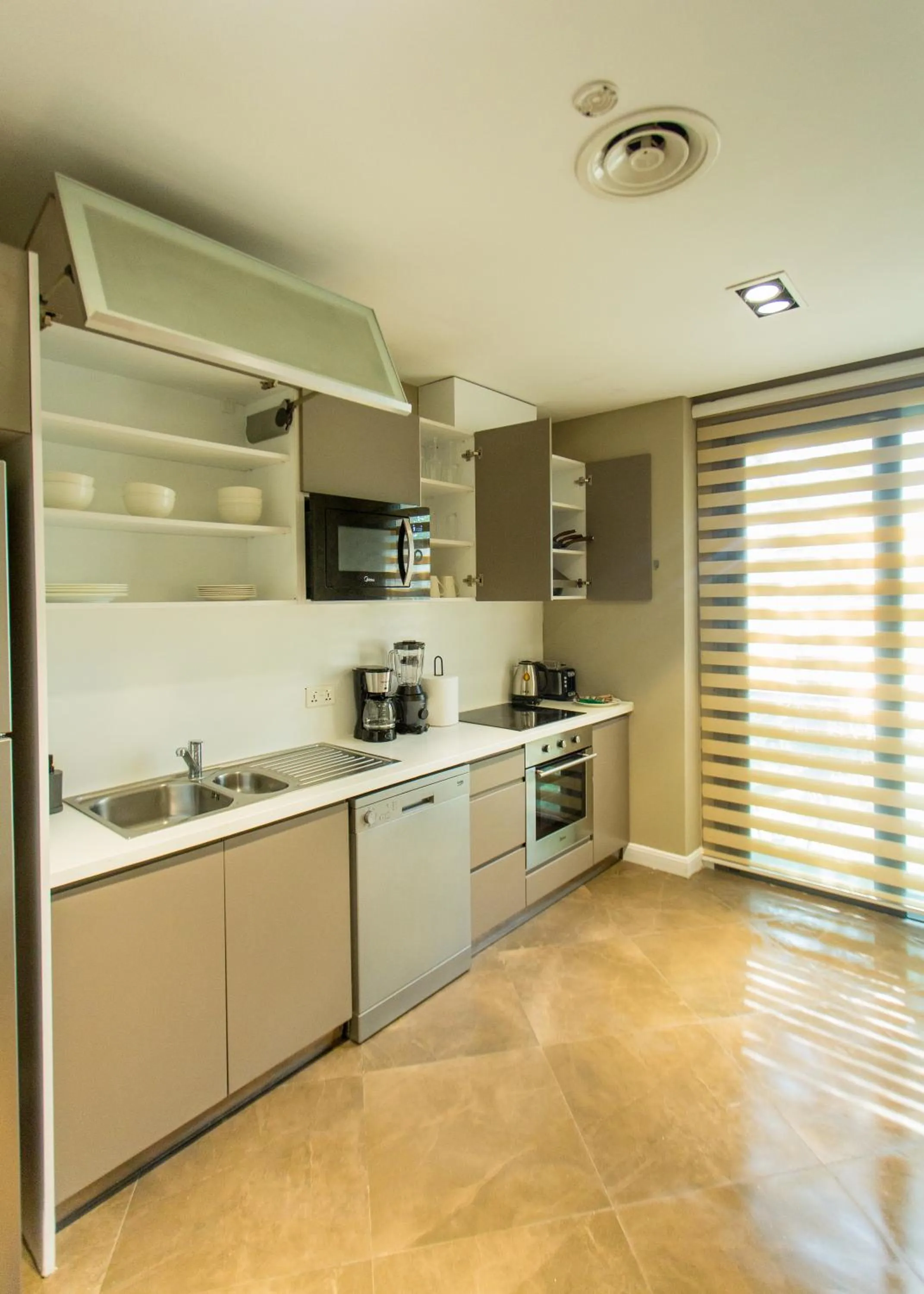 Kitchen or kitchenette in Accra Luxury Apartments @ Pearl