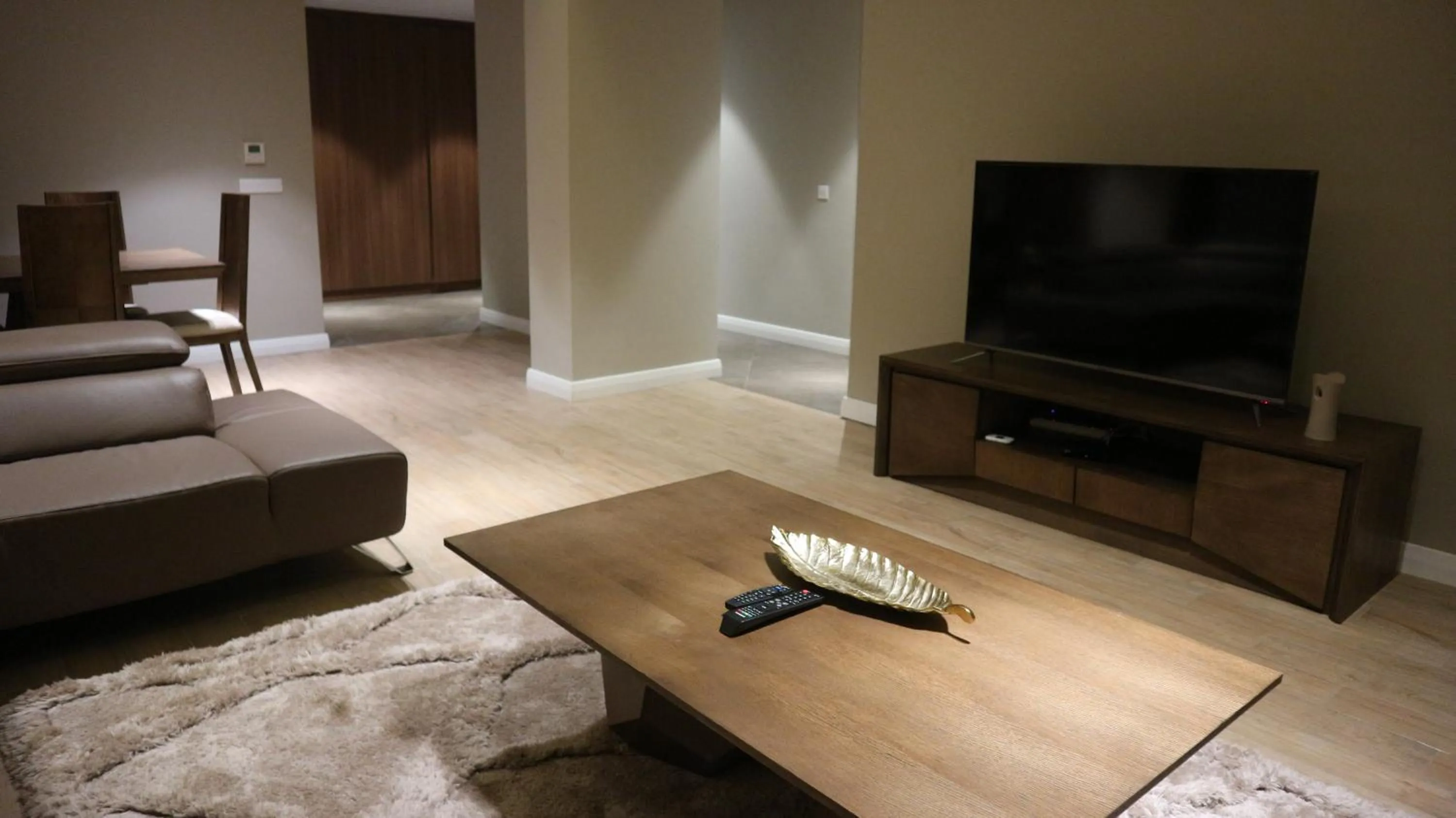 TV and multimedia in Accra Luxury Apartments @ Pearl