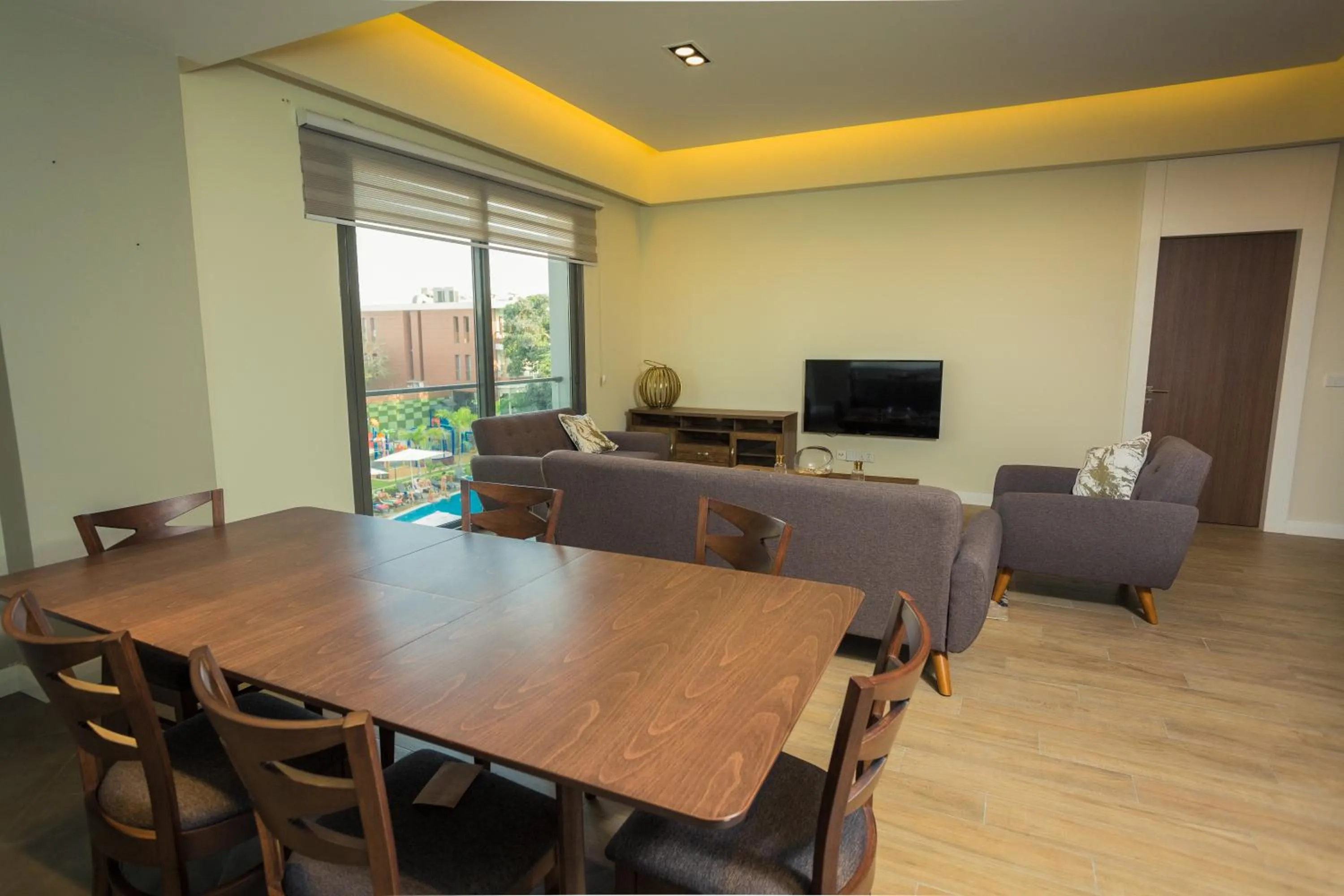 Dining area in Accra Luxury Apartments @ Pearl