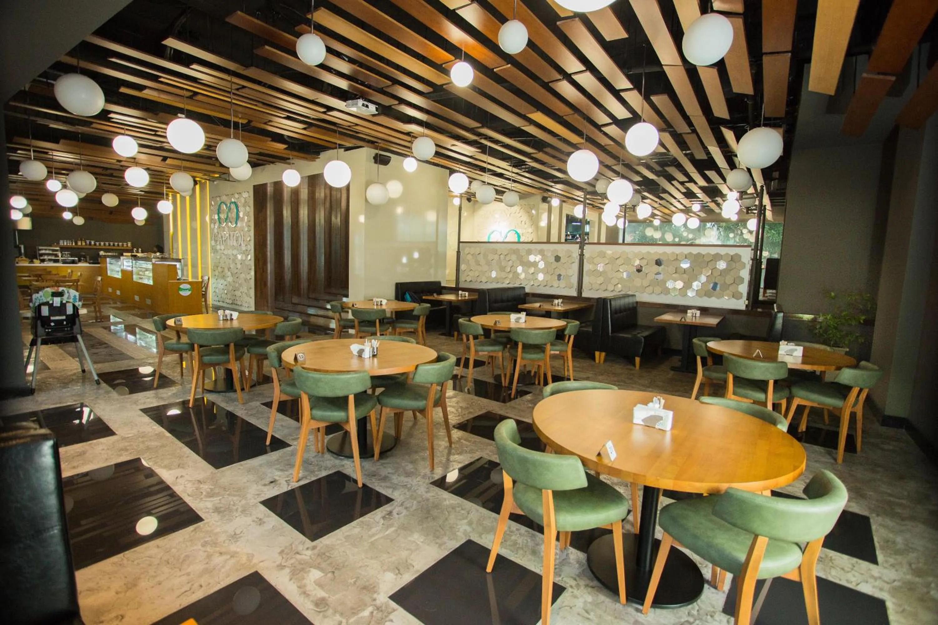 Restaurant/places to eat in Accra Luxury Apartments @ Pearl