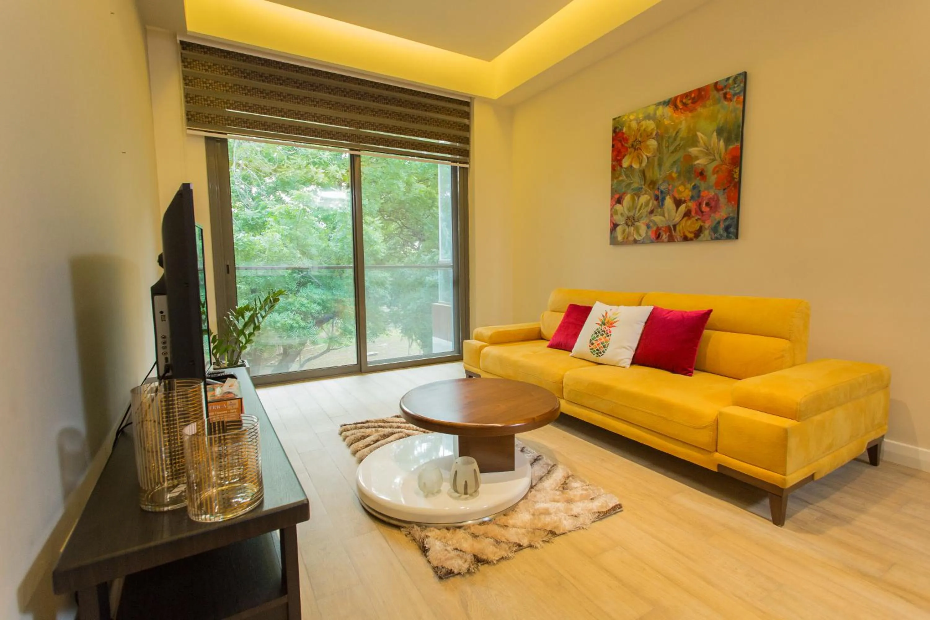 TV and multimedia in Accra Luxury Apartments @ Pearl