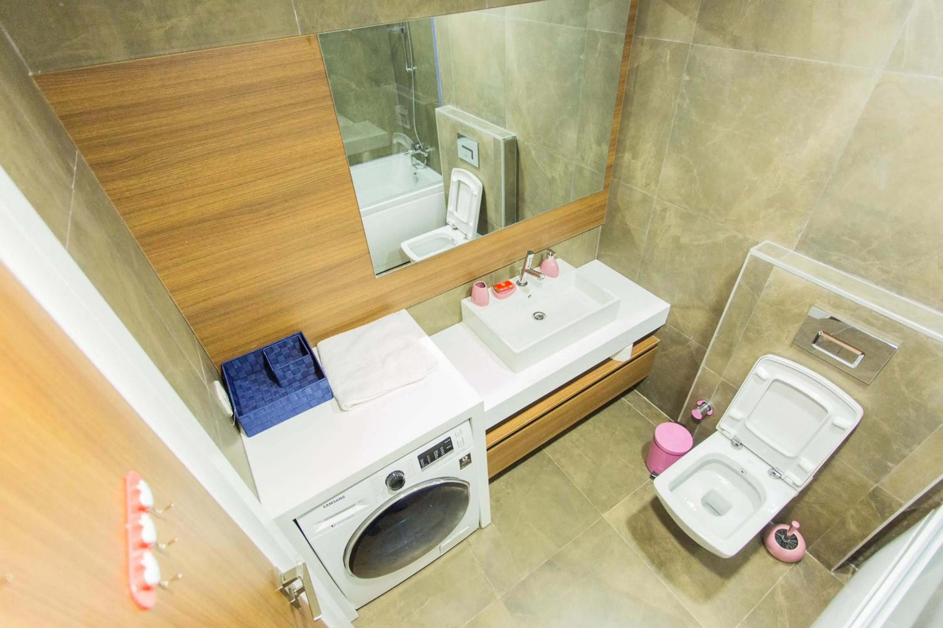 Toilet in Accra Luxury Apartments @ Pearl